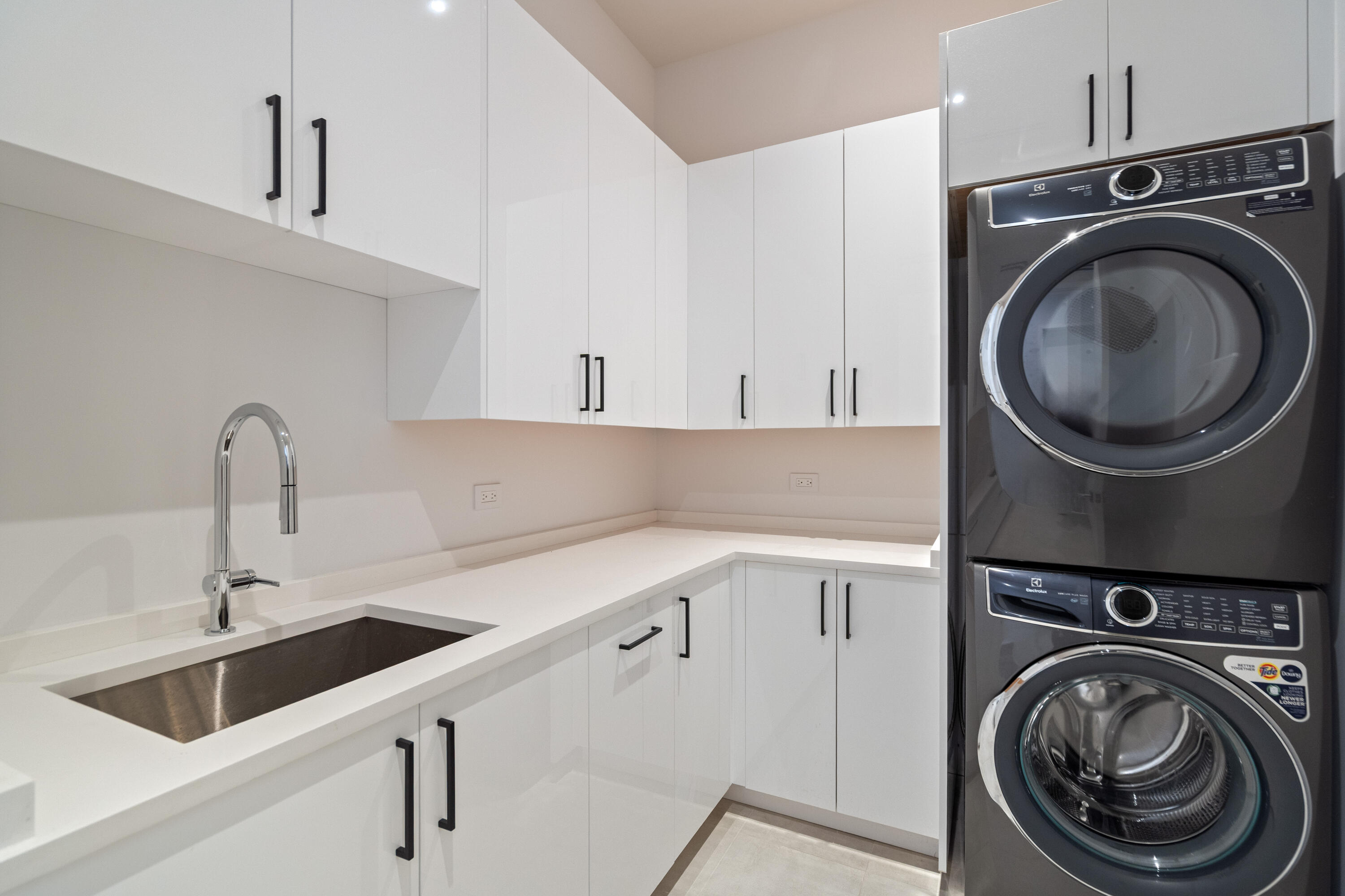 2500 Middle River, Fort Lauderdale FL 33305