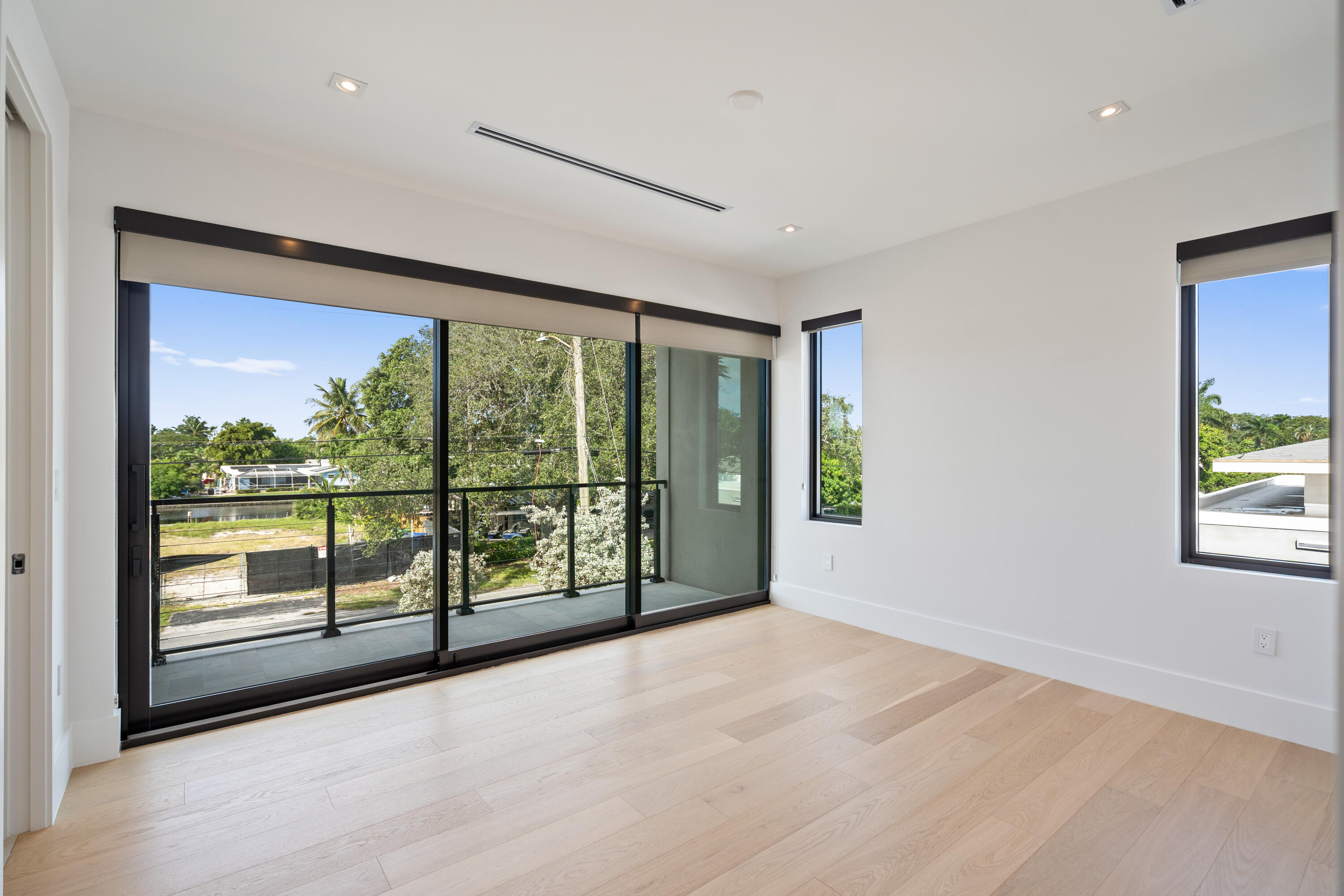 2500 Middle River, Fort Lauderdale FL 33305