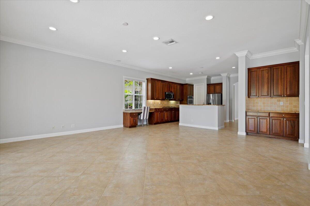 1428 Barlow, Palm Beach Gardens FL 33410