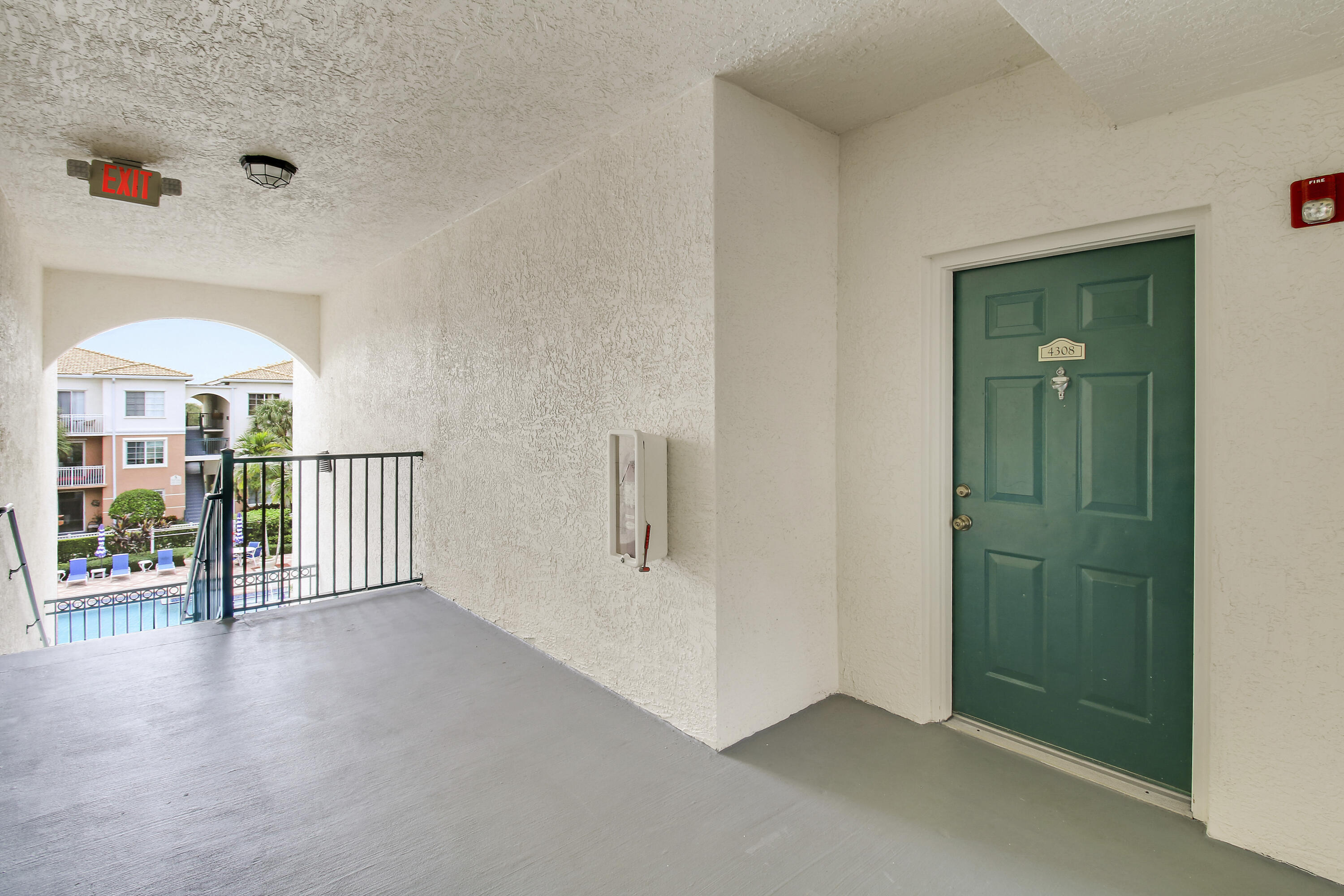 4308 Myrtlewood, Palm Beach Gardens FL 33418