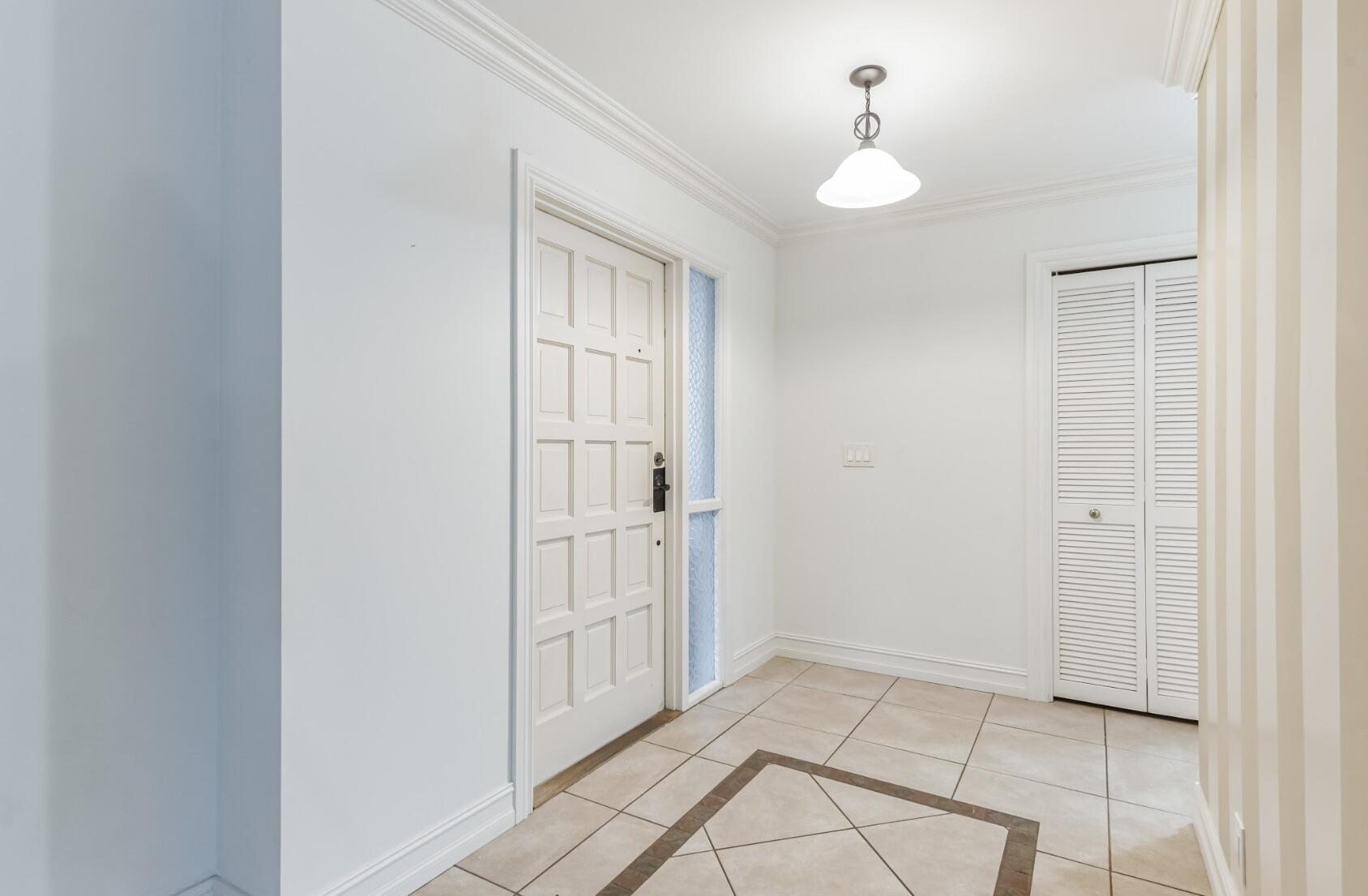 415 Pine Tree #17, Atlantis FL 33462