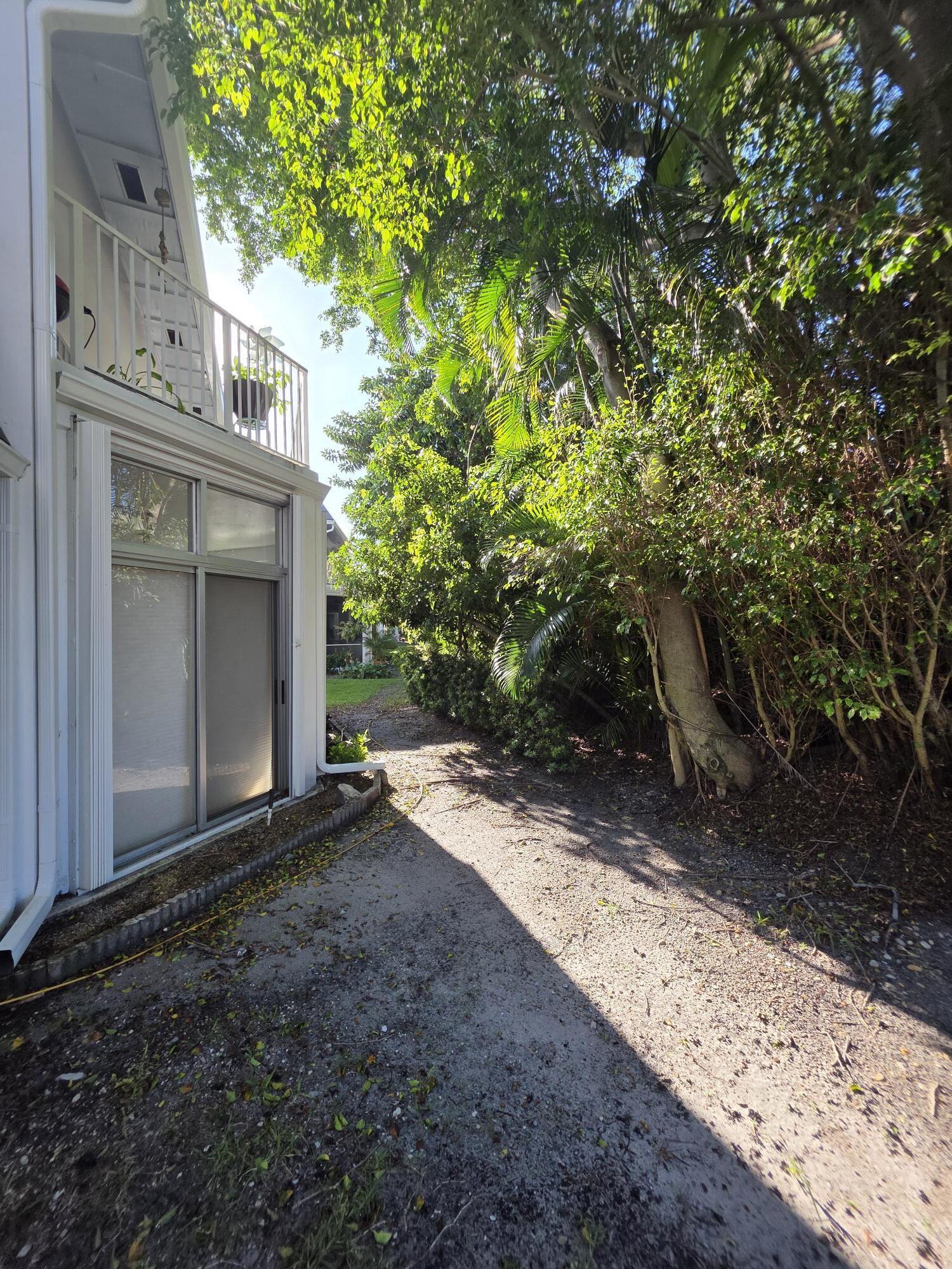 415 Pine Tree #17, Atlantis FL 33462