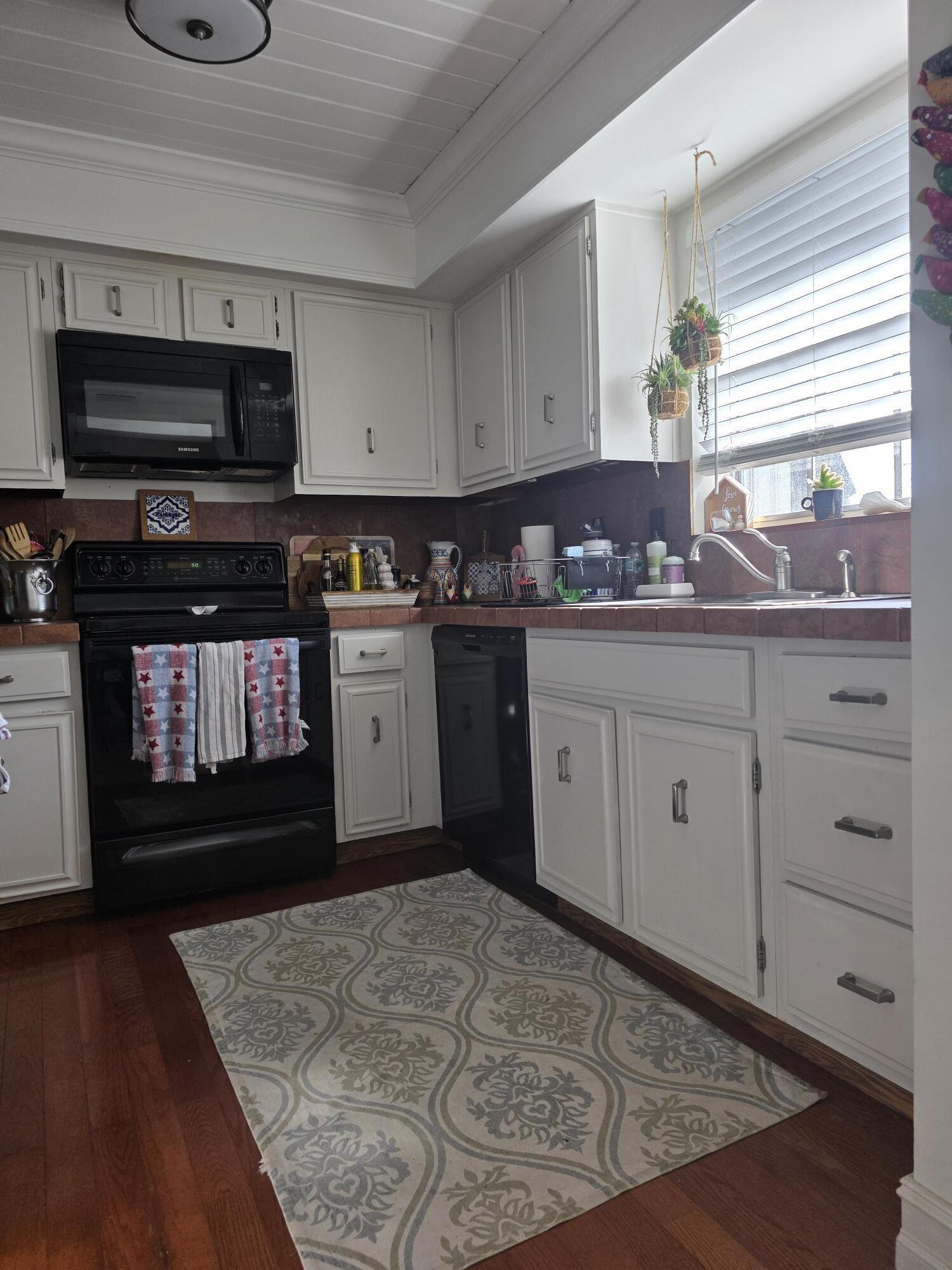 415 Pine Tree #17, Atlantis FL 33462