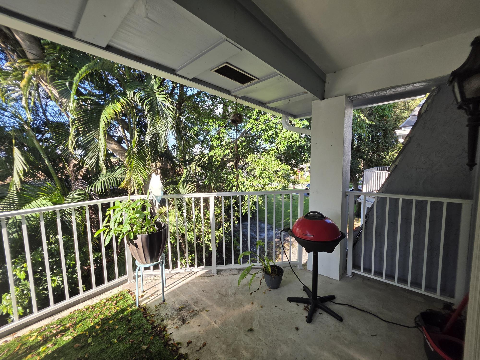 415 Pine Tree #17, Atlantis FL 33462
