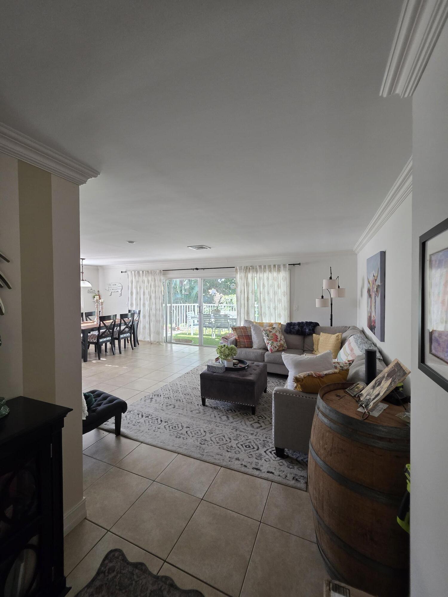 415 Pine Tree #17, Atlantis FL 33462