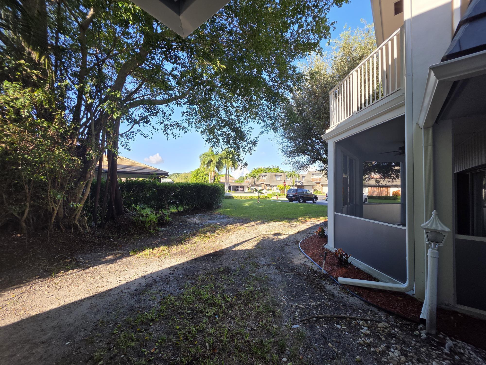 415 Pine Tree #17, Atlantis FL 33462