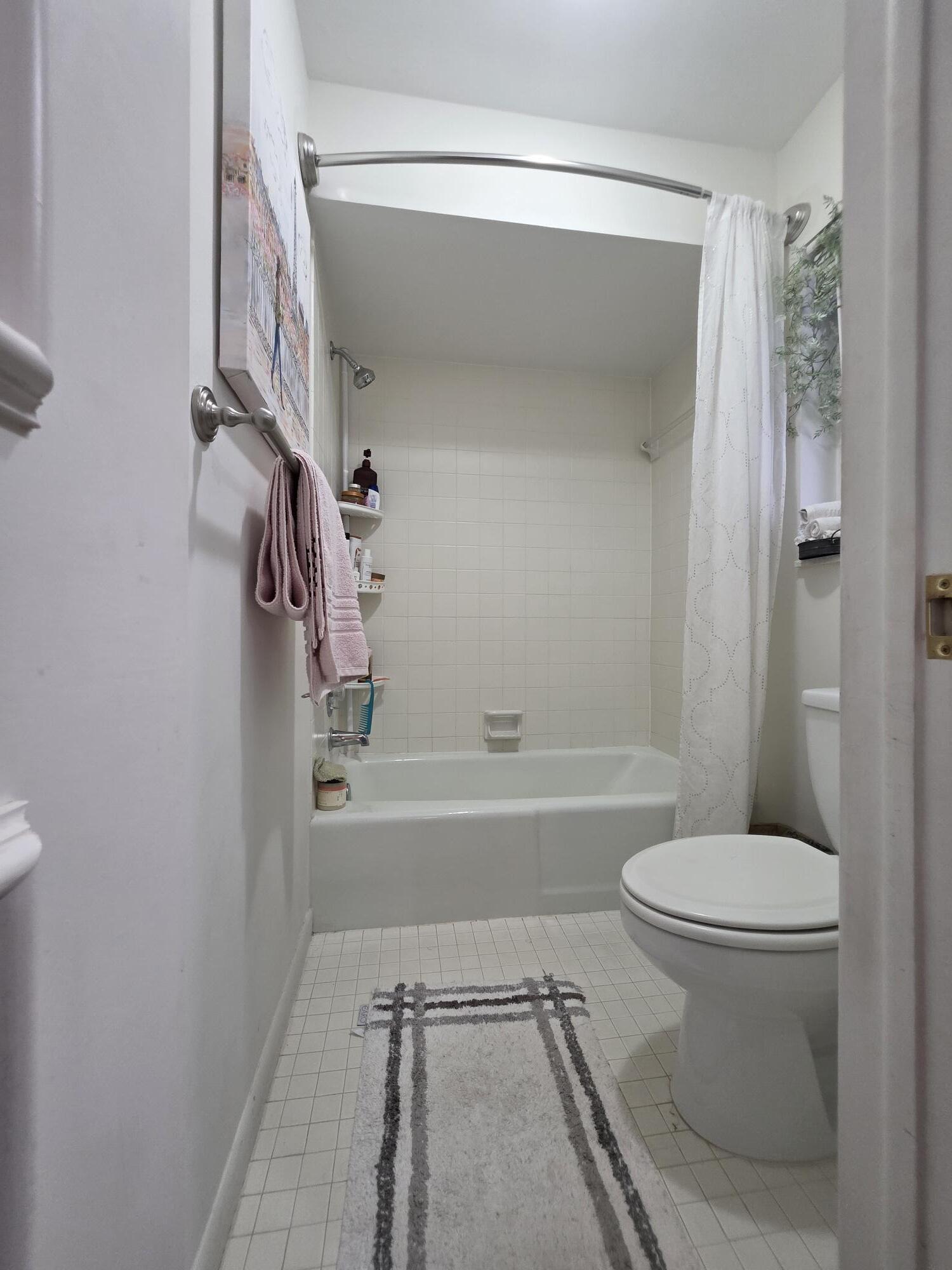 415 Pine Tree #17, Atlantis FL 33462
