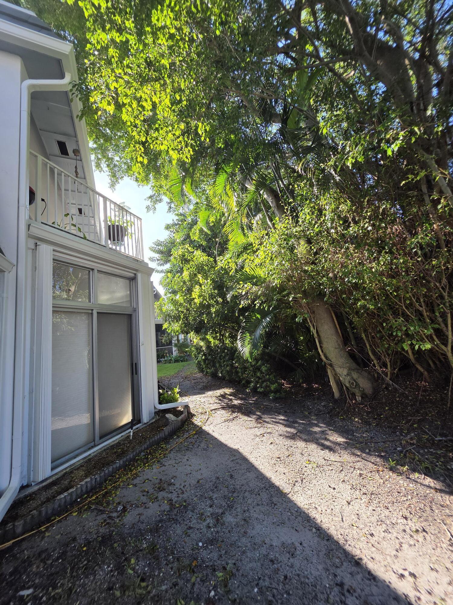 415 Pine Tree #17, Atlantis FL 33462