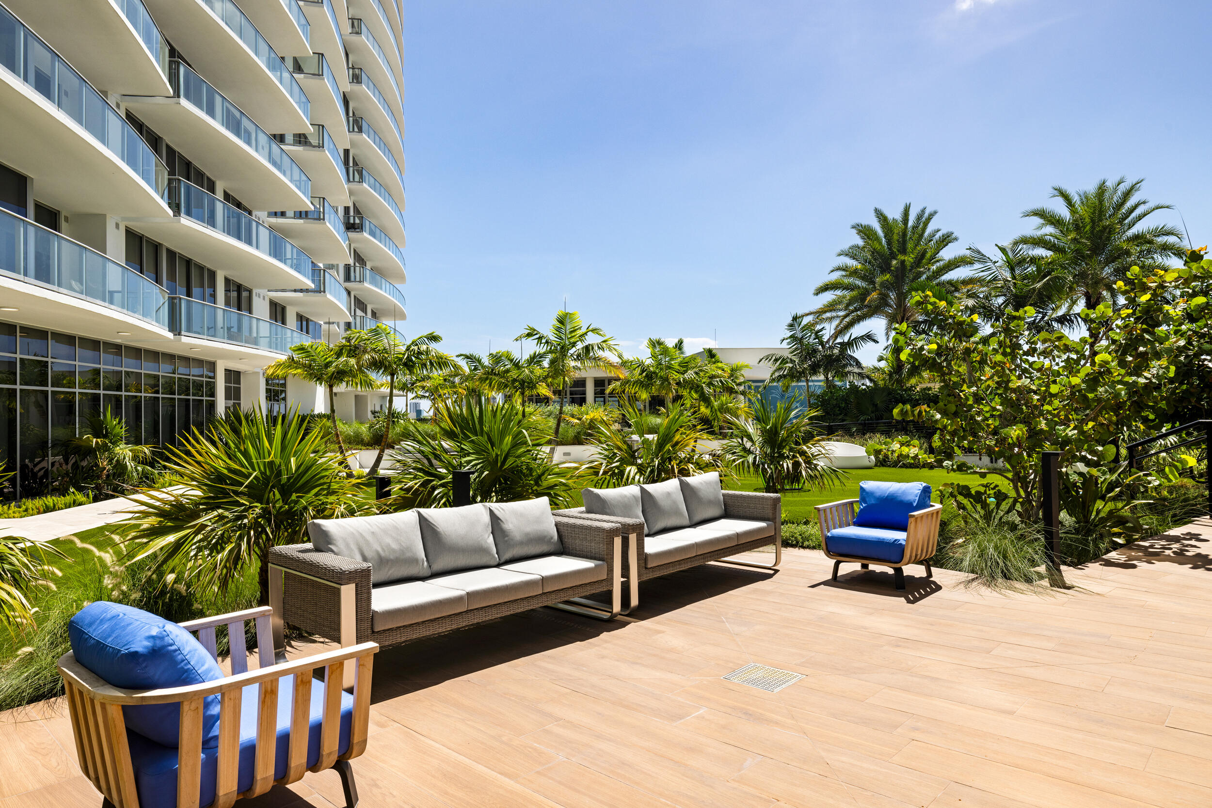 220 LAKE SHORE #612, West Palm Beach FL 33403