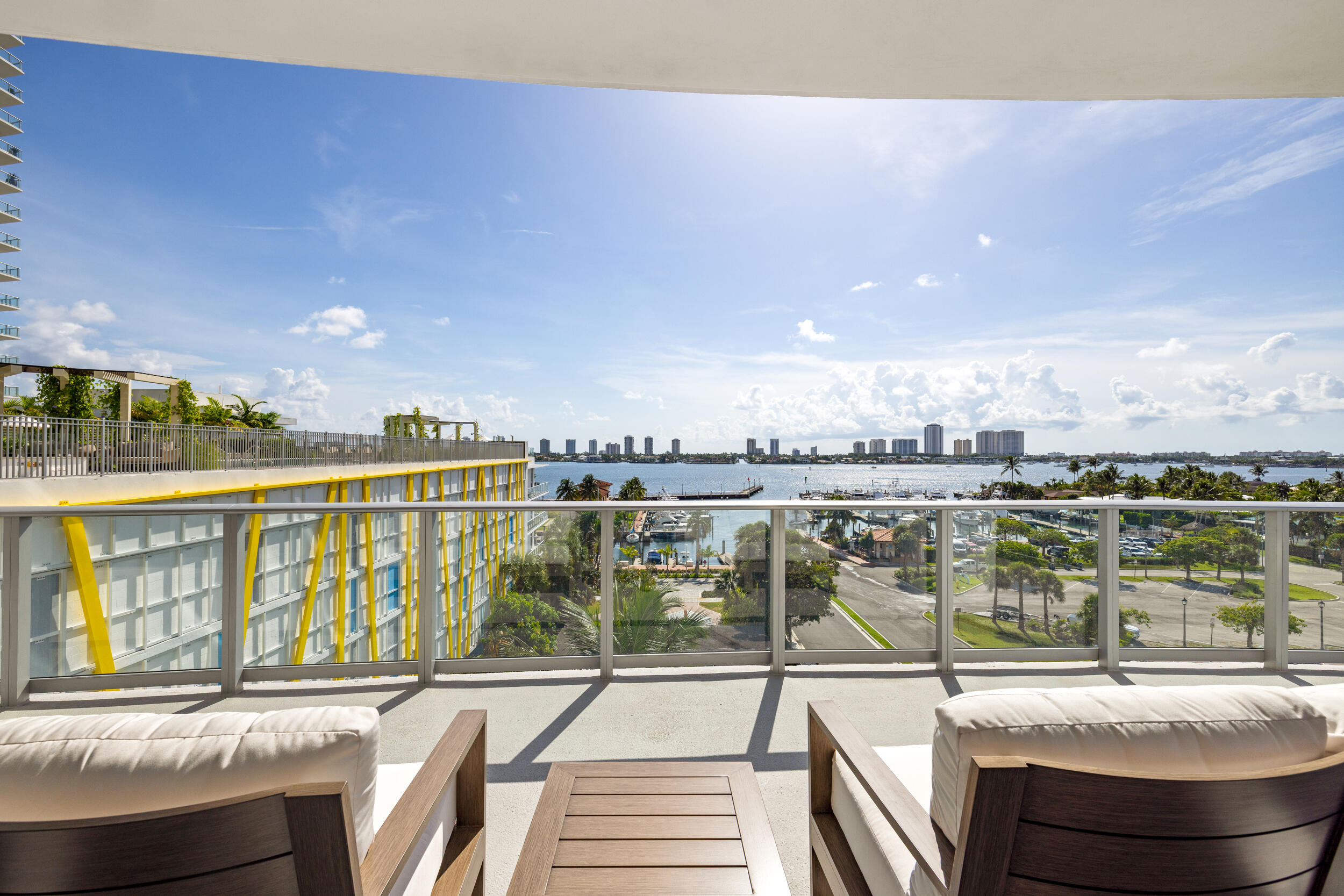 220 LAKE SHORE #612, West Palm Beach FL 33403