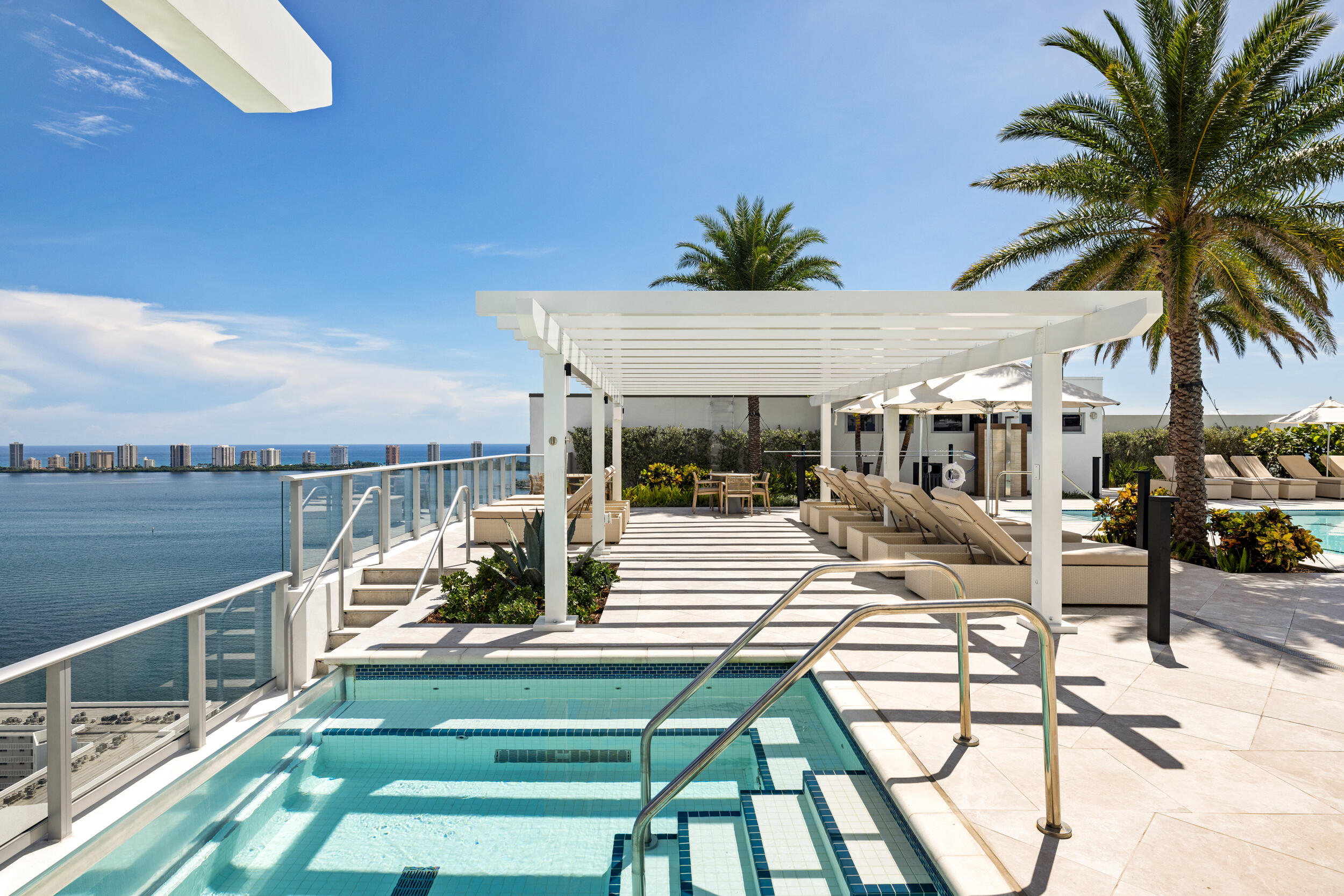 220 LAKE SHORE #612, West Palm Beach FL 33403