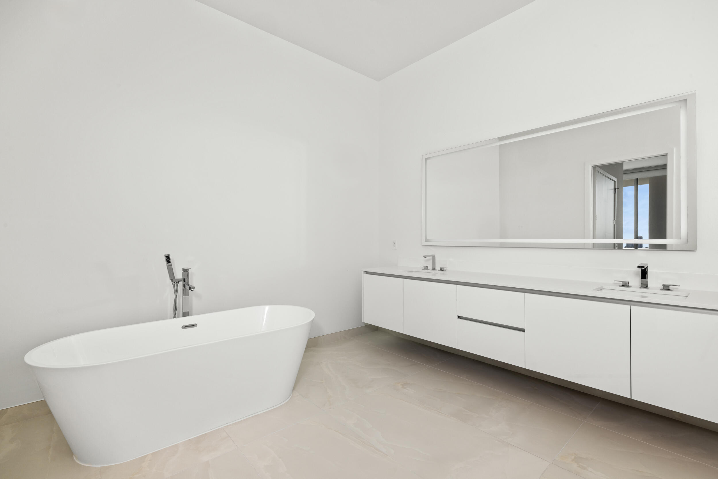 220 LAKE SHORE #612, West Palm Beach FL 33403