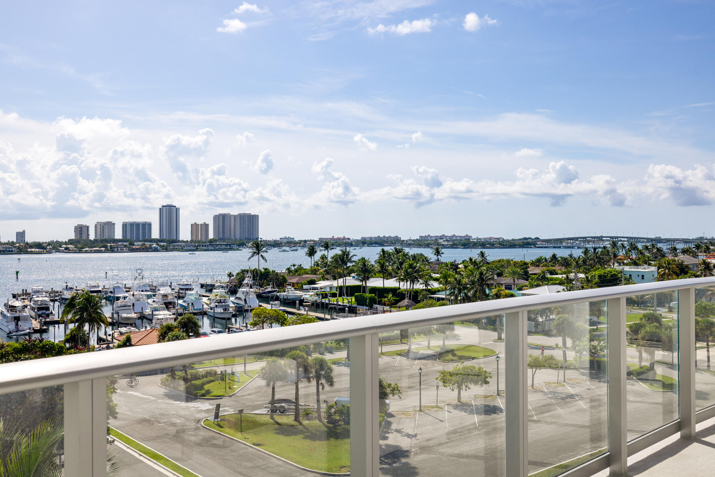220 LAKE SHORE #612, West Palm Beach FL 33403