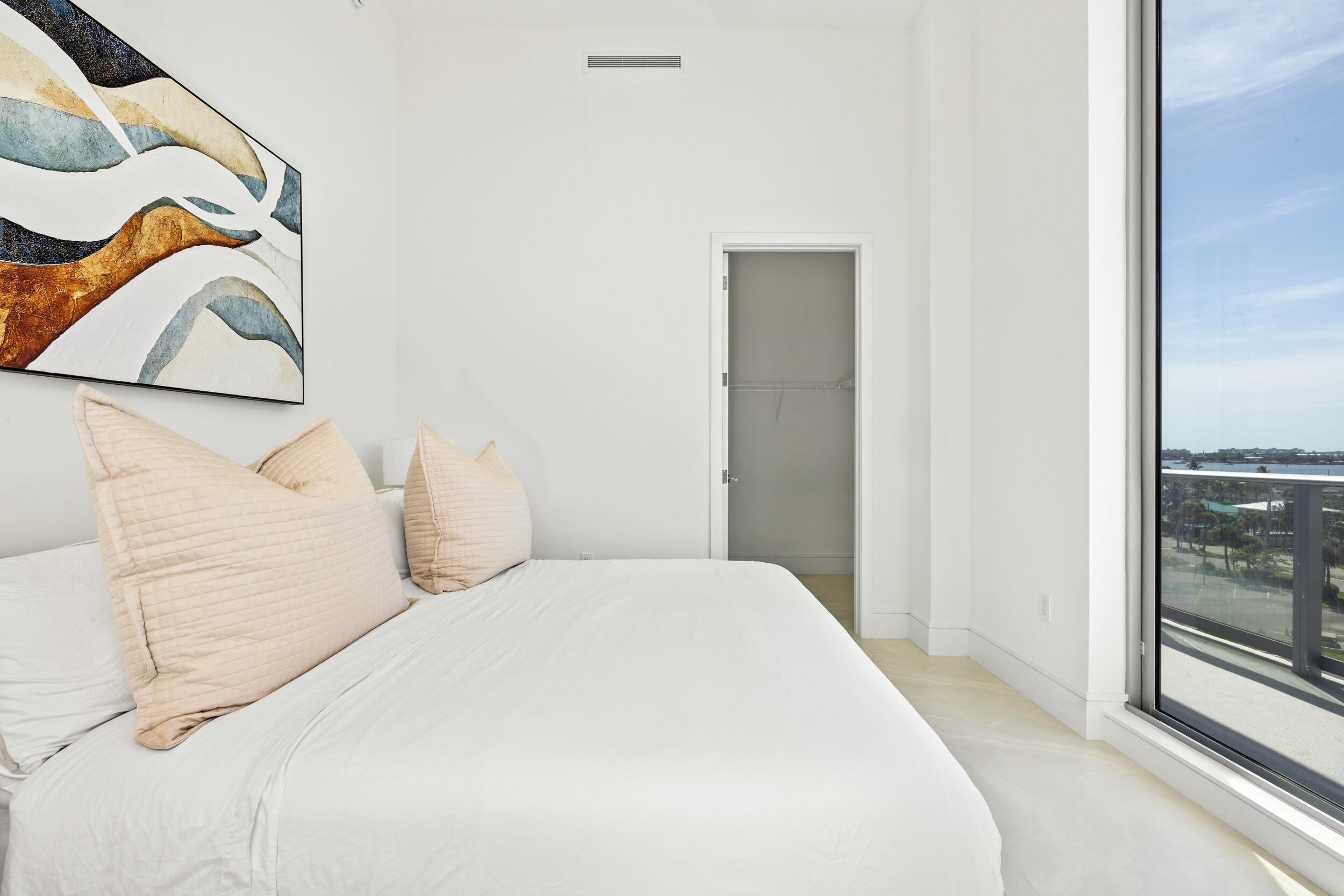 220 LAKE SHORE #612, West Palm Beach FL 33403