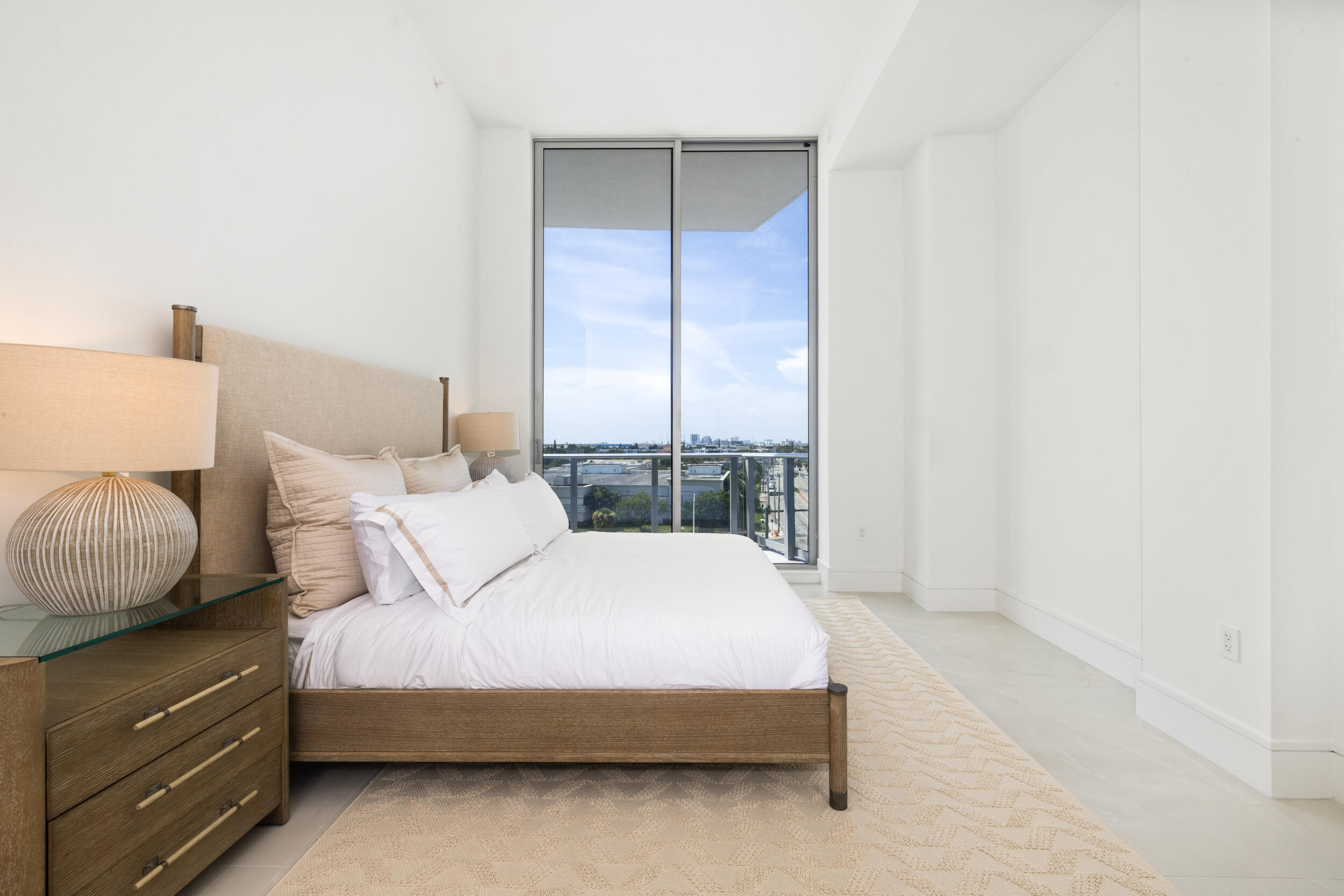 220 LAKE SHORE #612, West Palm Beach FL 33403
