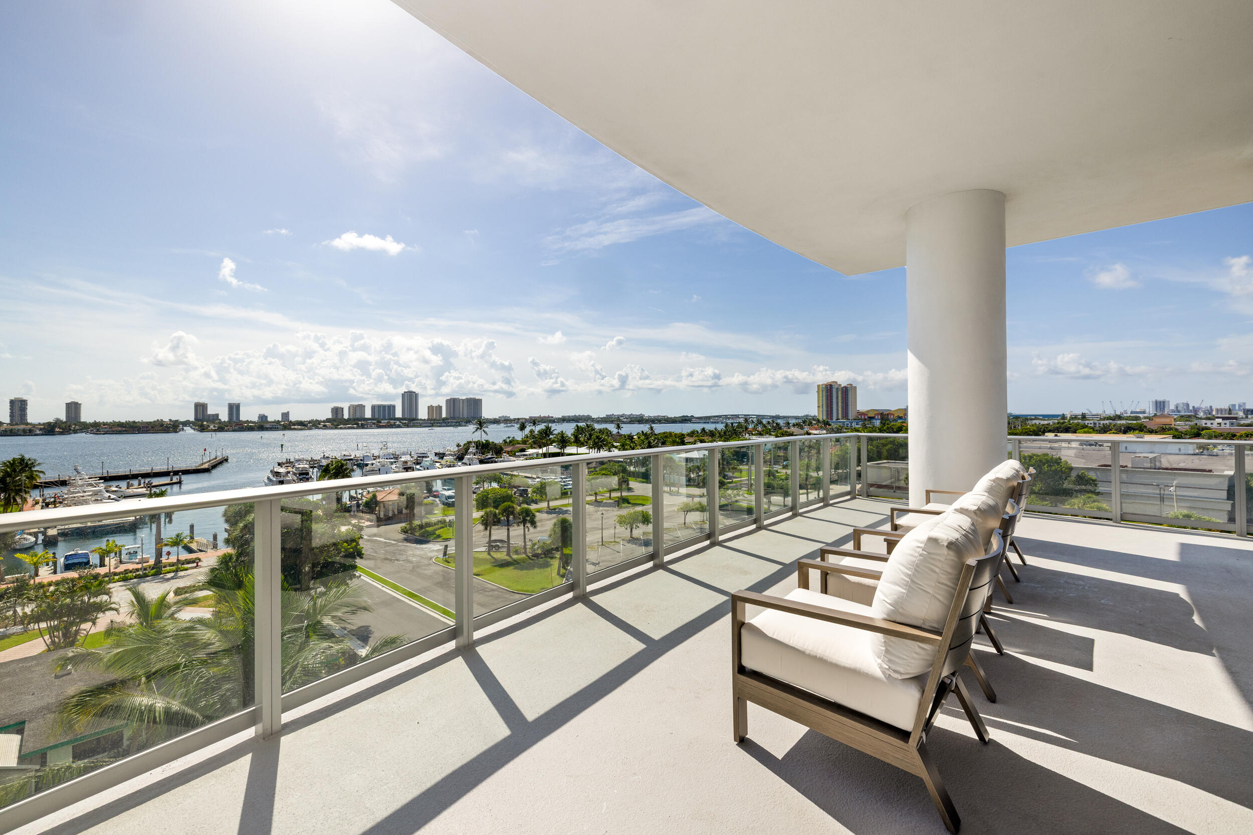 220 LAKE SHORE #612, West Palm Beach FL 33403