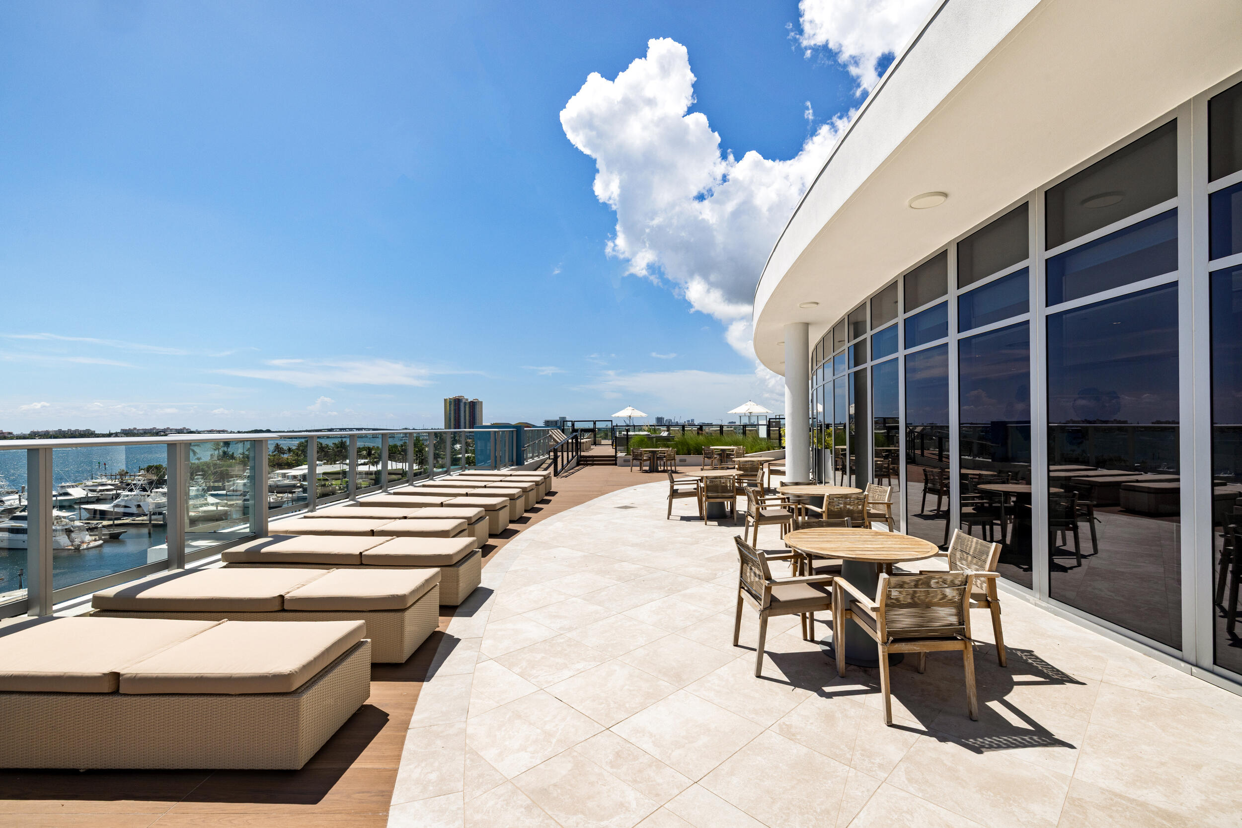 220 LAKE SHORE #612, West Palm Beach FL 33403