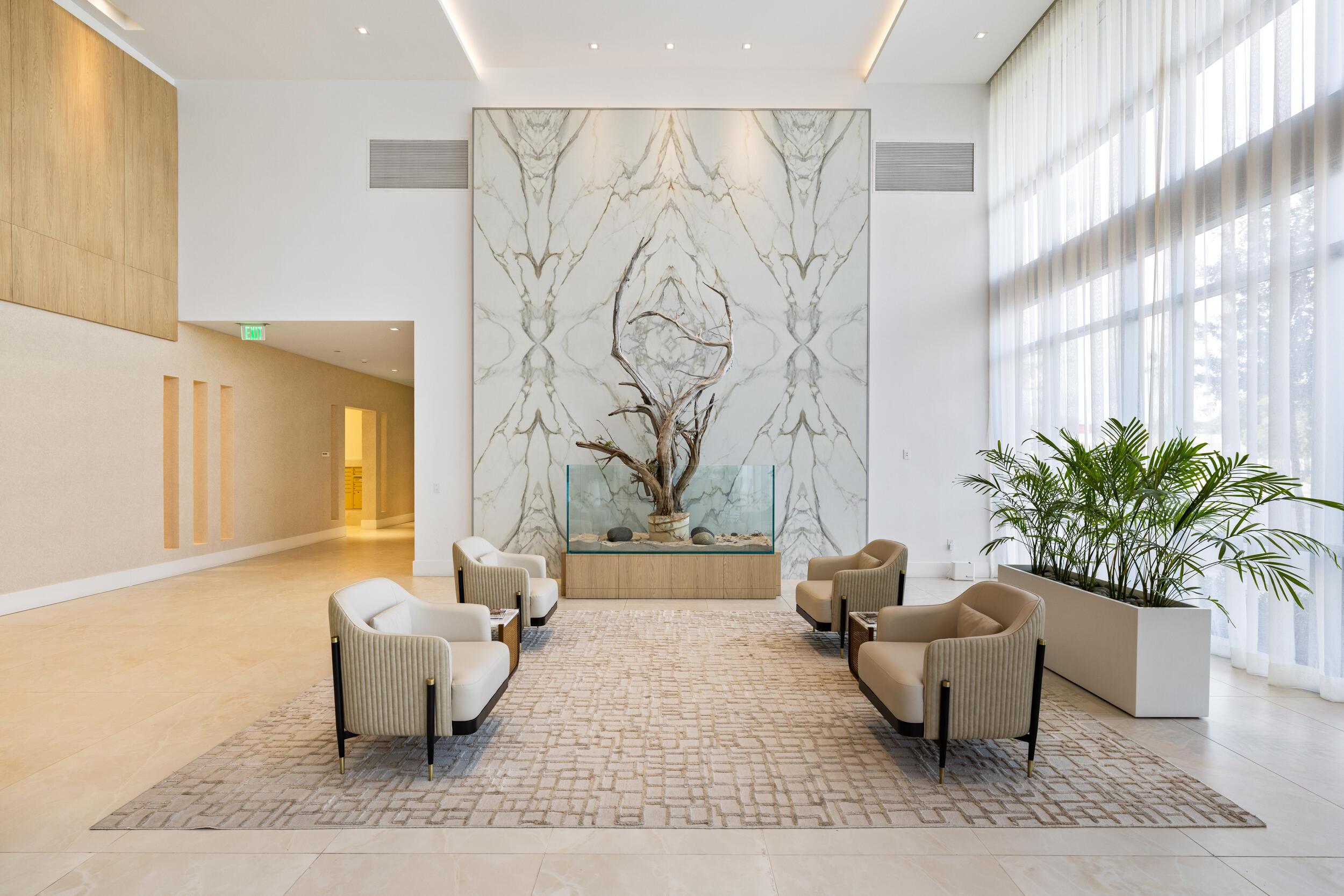 220 LAKE SHORE #612, West Palm Beach FL 33403
