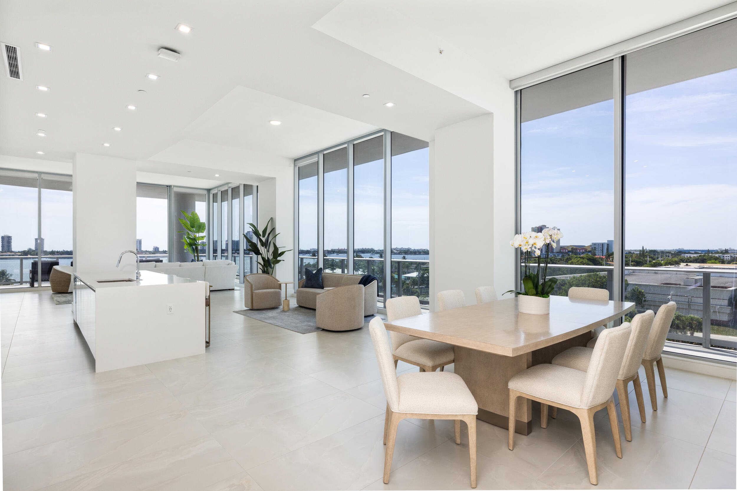 220 LAKE SHORE #612, West Palm Beach FL 33403