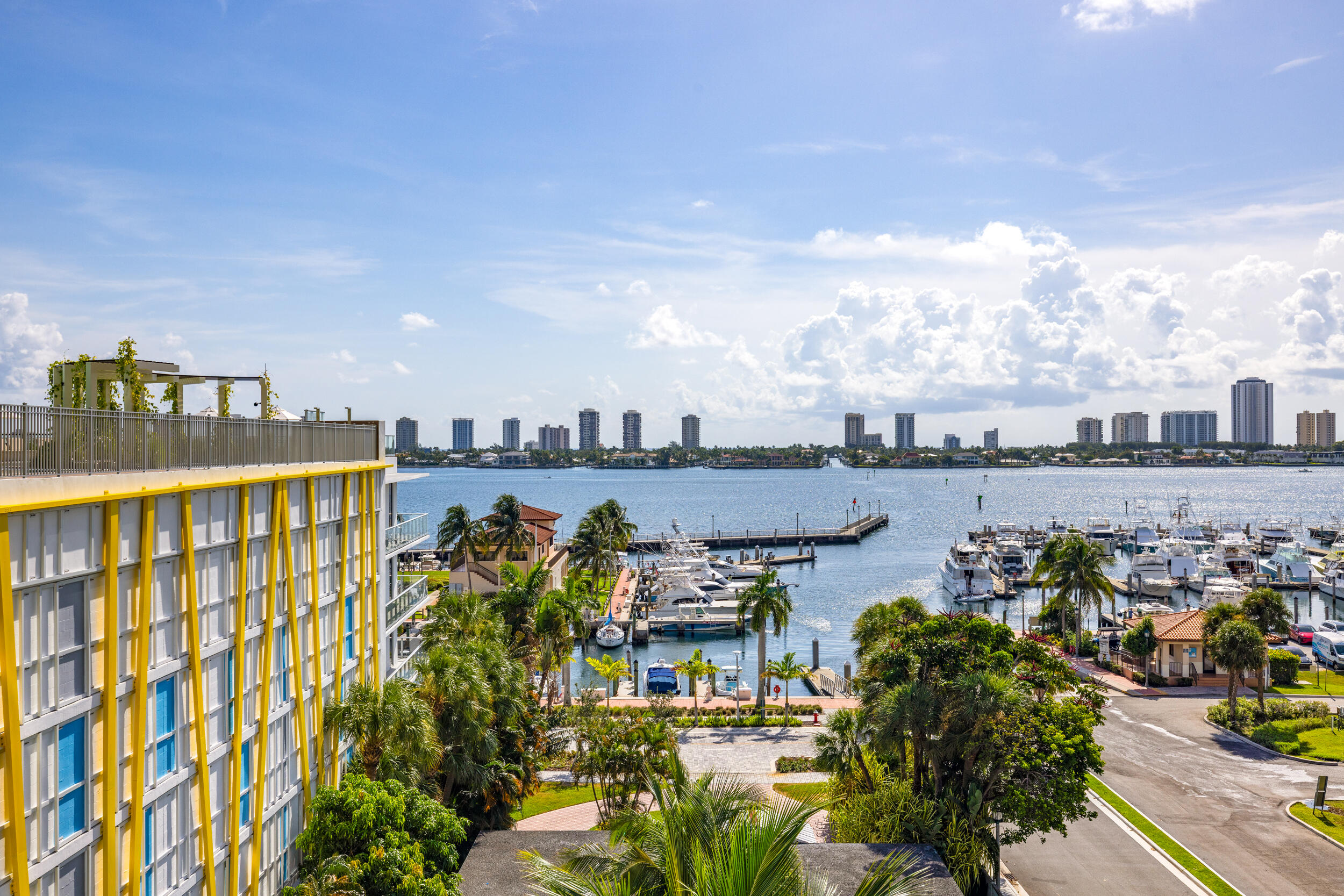 220 LAKE SHORE #612, West Palm Beach FL 33403