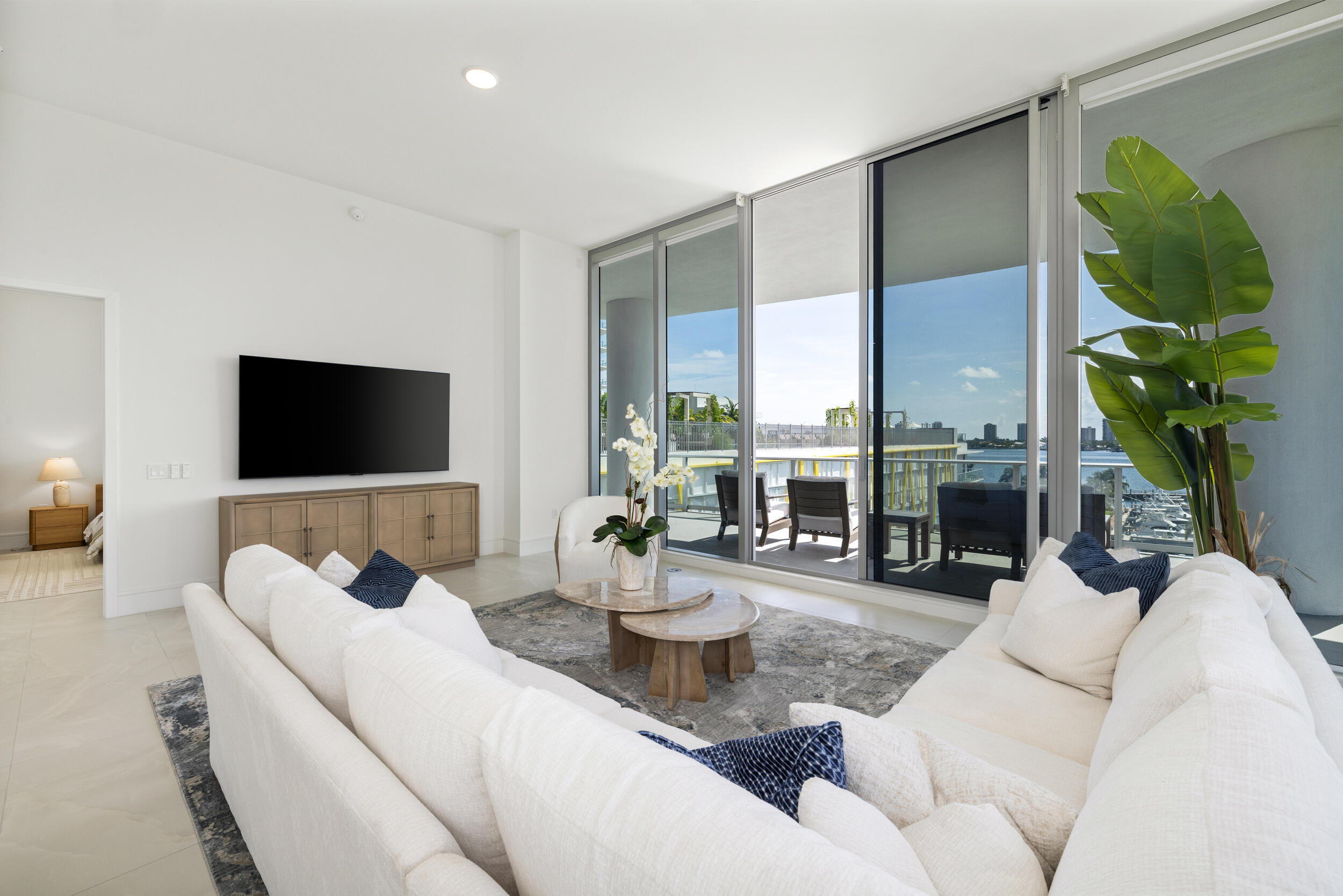 220 LAKE SHORE #612, West Palm Beach FL 33403