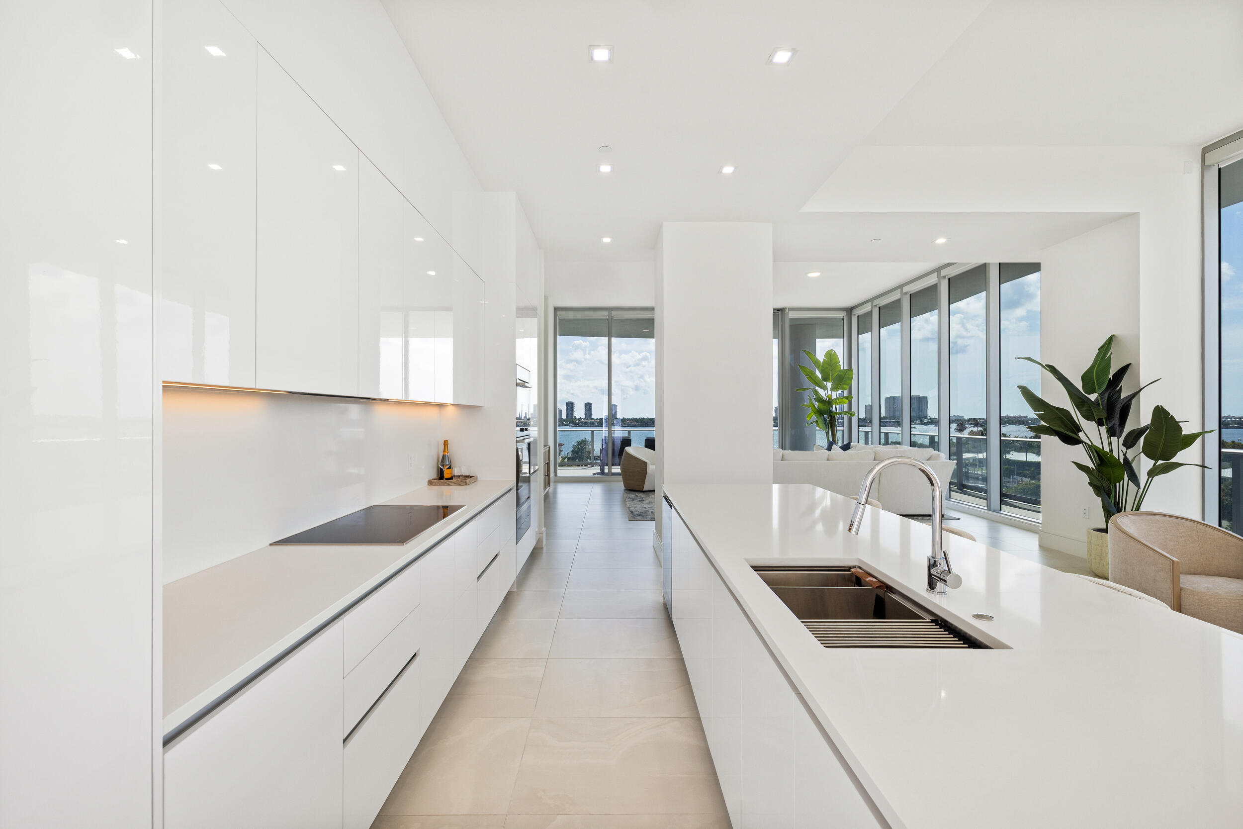 220 LAKE SHORE #612, West Palm Beach FL 33403