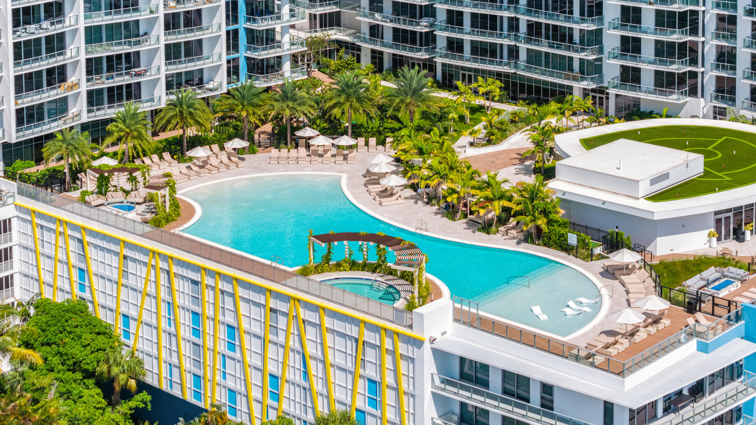 220 LAKE SHORE #612, West Palm Beach FL 33403