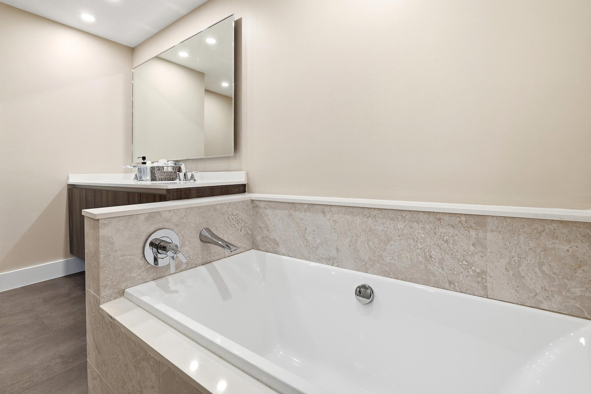 488 NE 18th #5009, Miami FL 33132