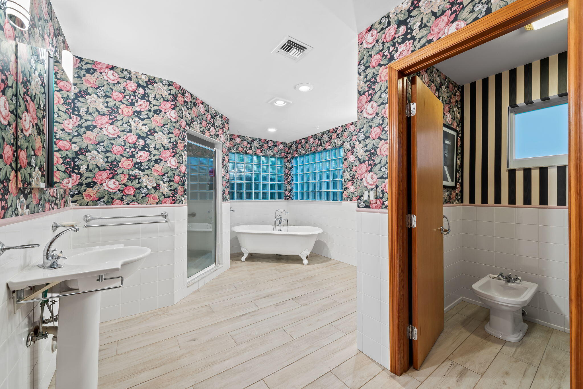 1322 MONROE, Hollywood FL 33019
