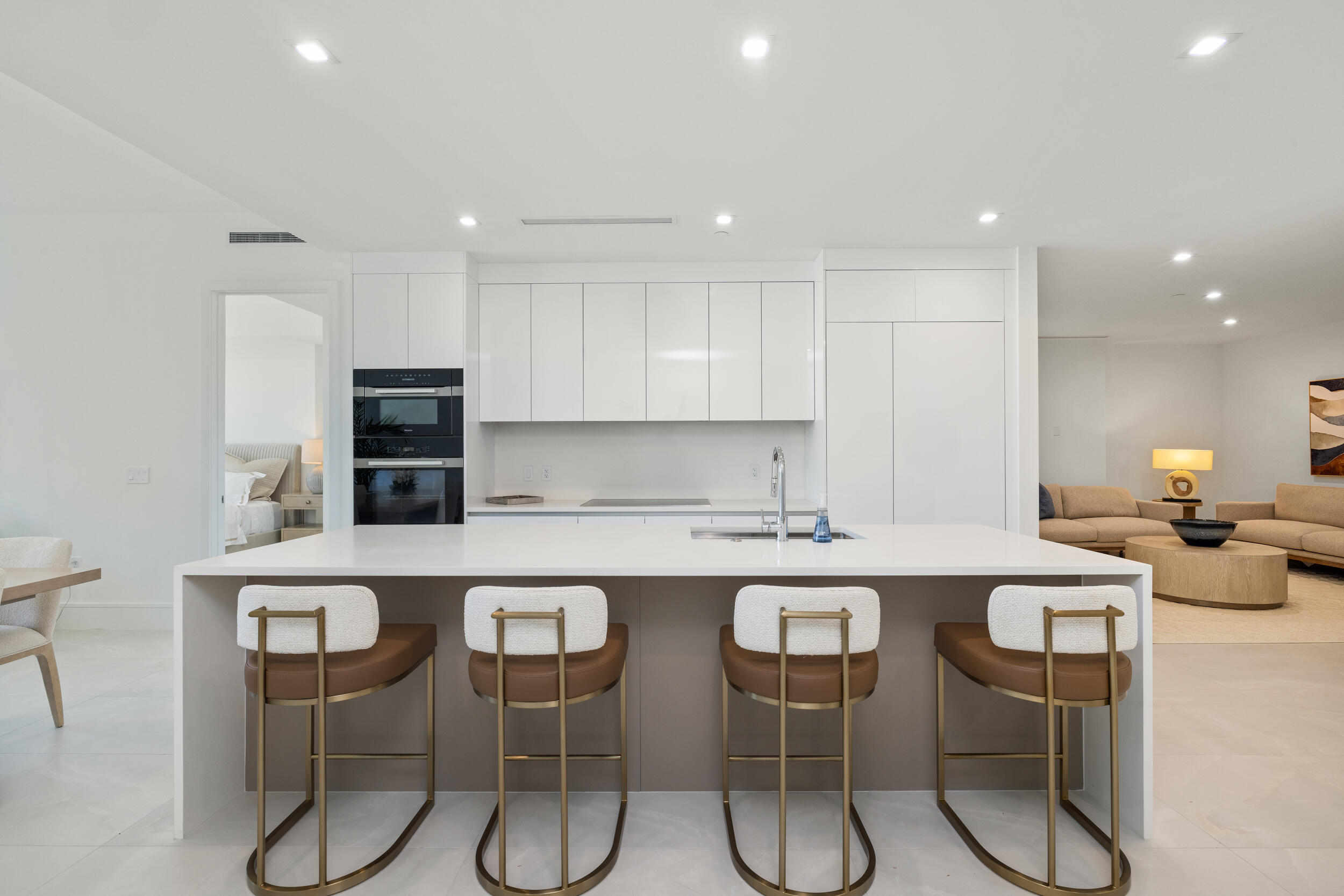 220 Lake Shore #704, Lake Park FL 33403