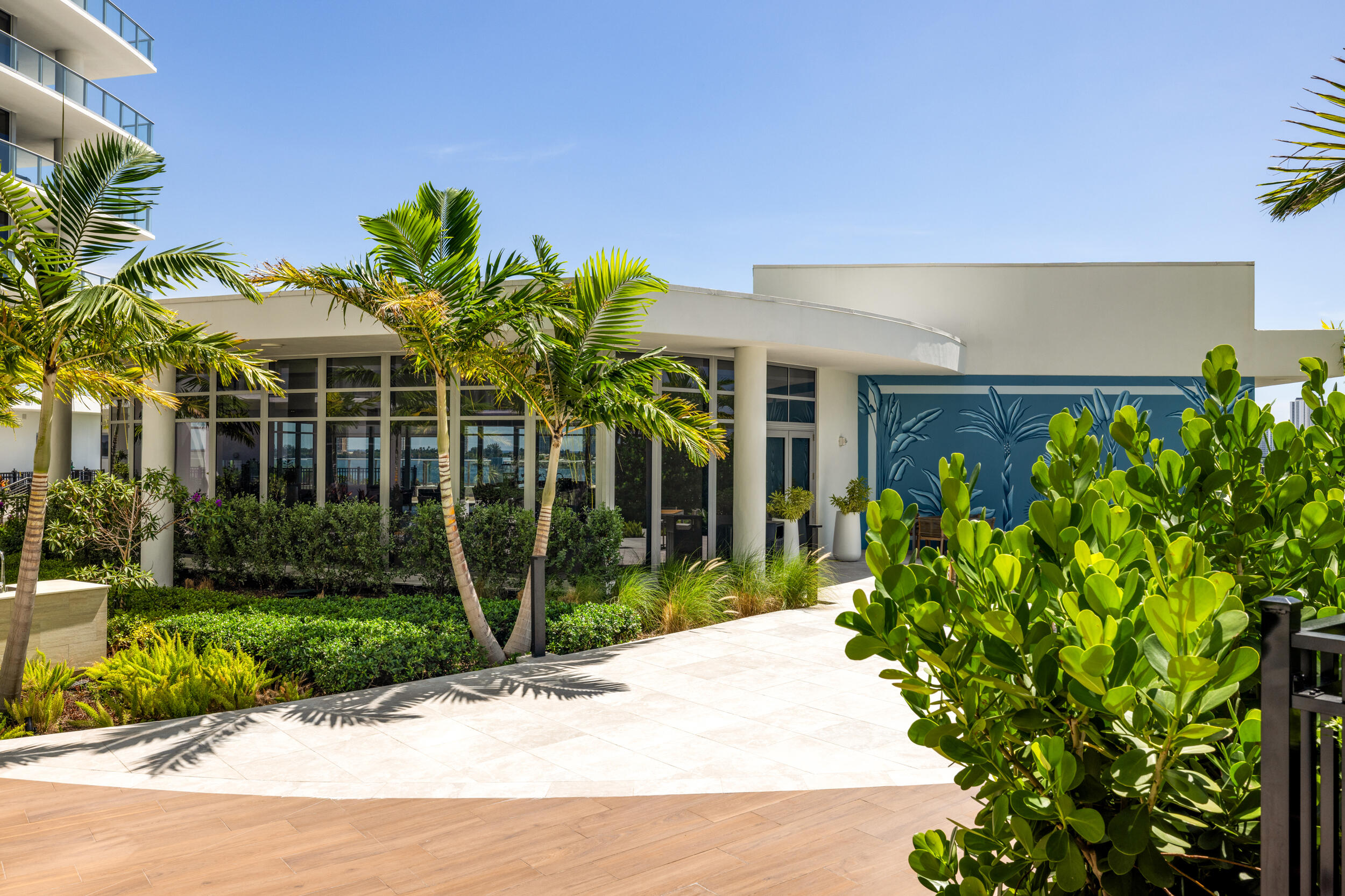 220 Lake Shore #704, Lake Park FL 33403