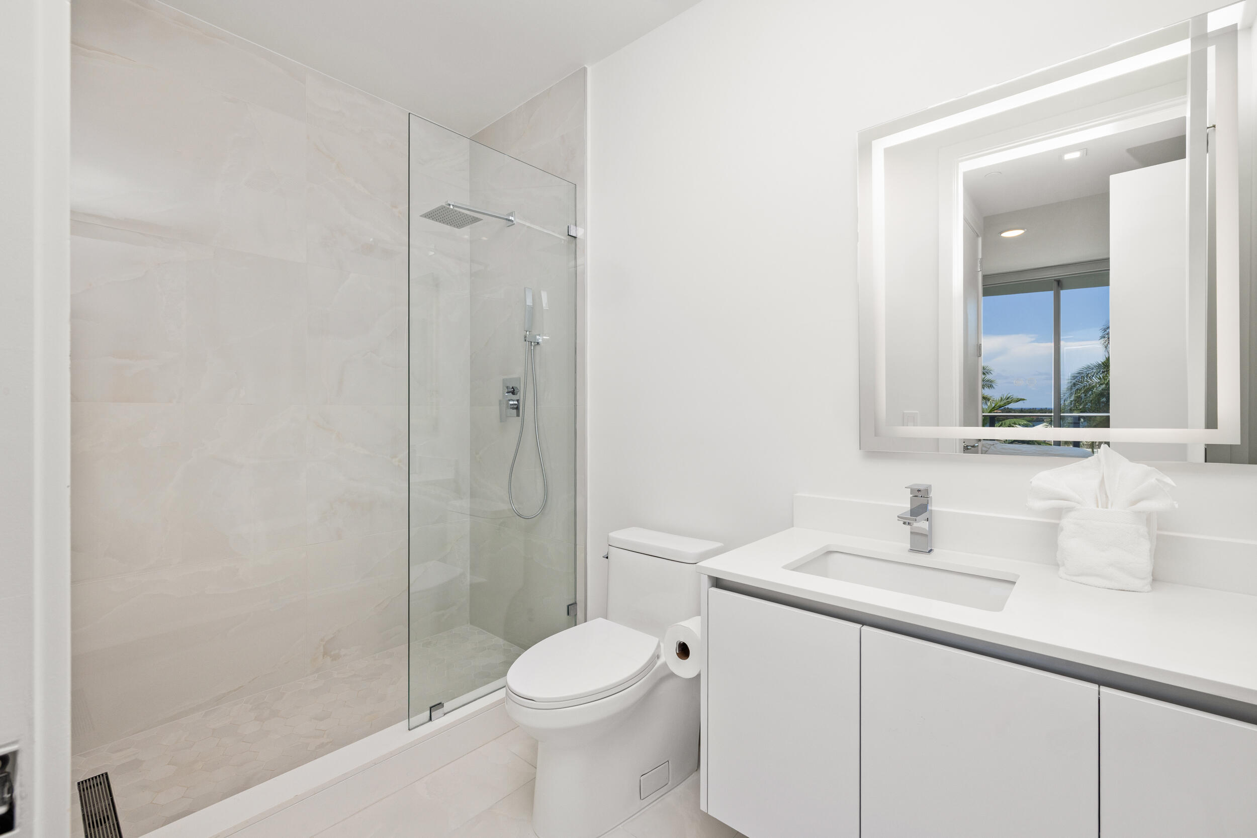 220 Lake Shore #704, Lake Park FL 33403