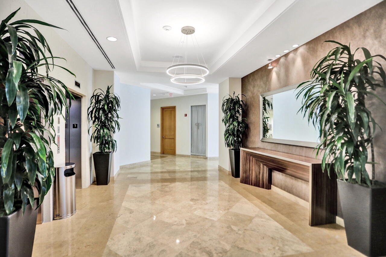 99 SE MIZNER #533, Boca Raton FL 33432