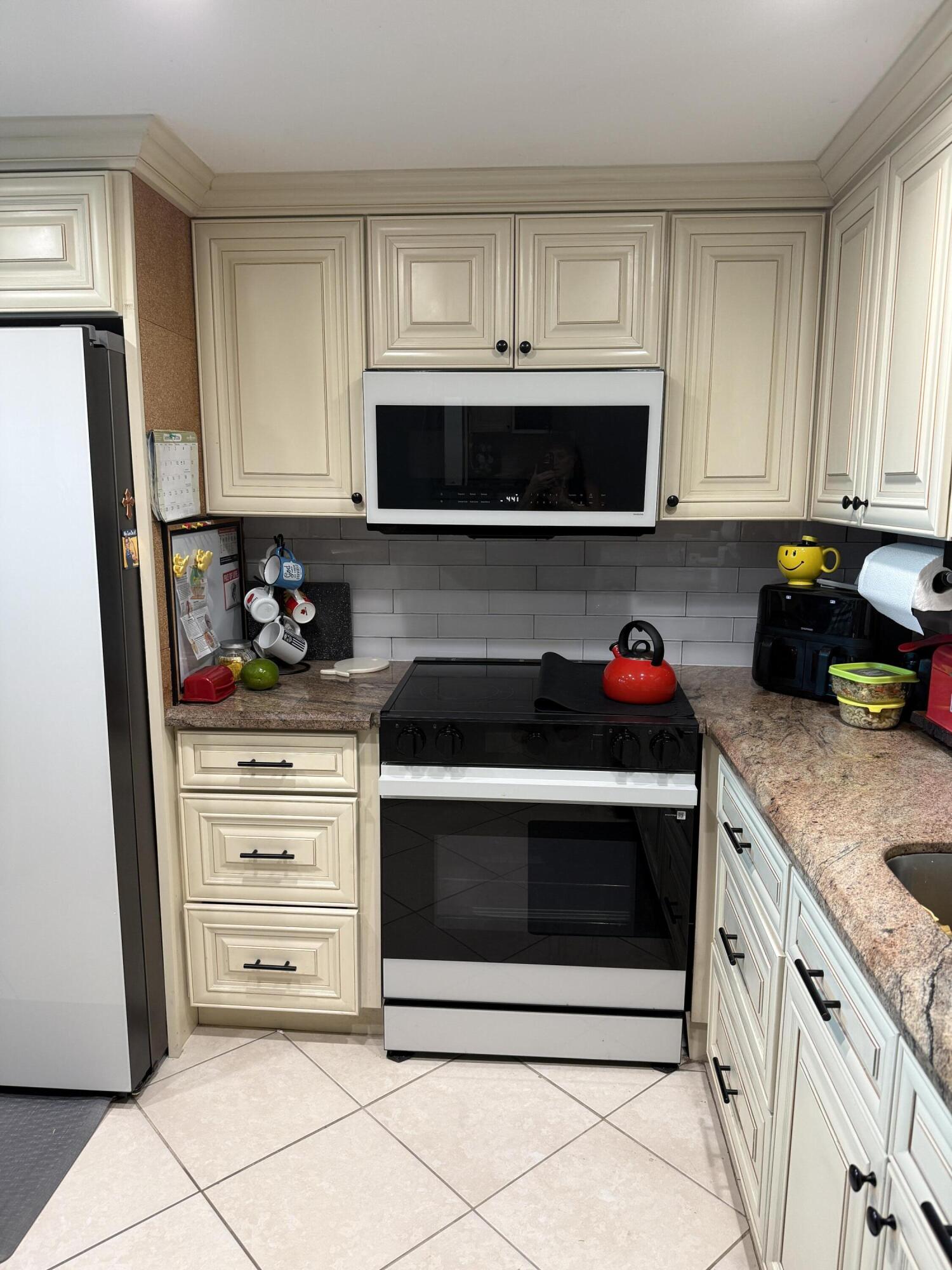2402 Antigua #Unit g3, Coconut Creek FL 33066