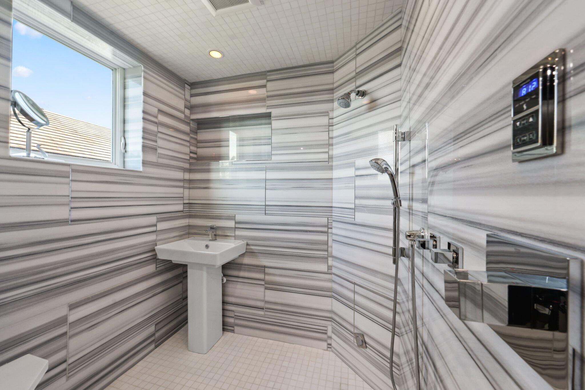 1001 HILLSBORO MILE, Hillsboro Beach FL 33062