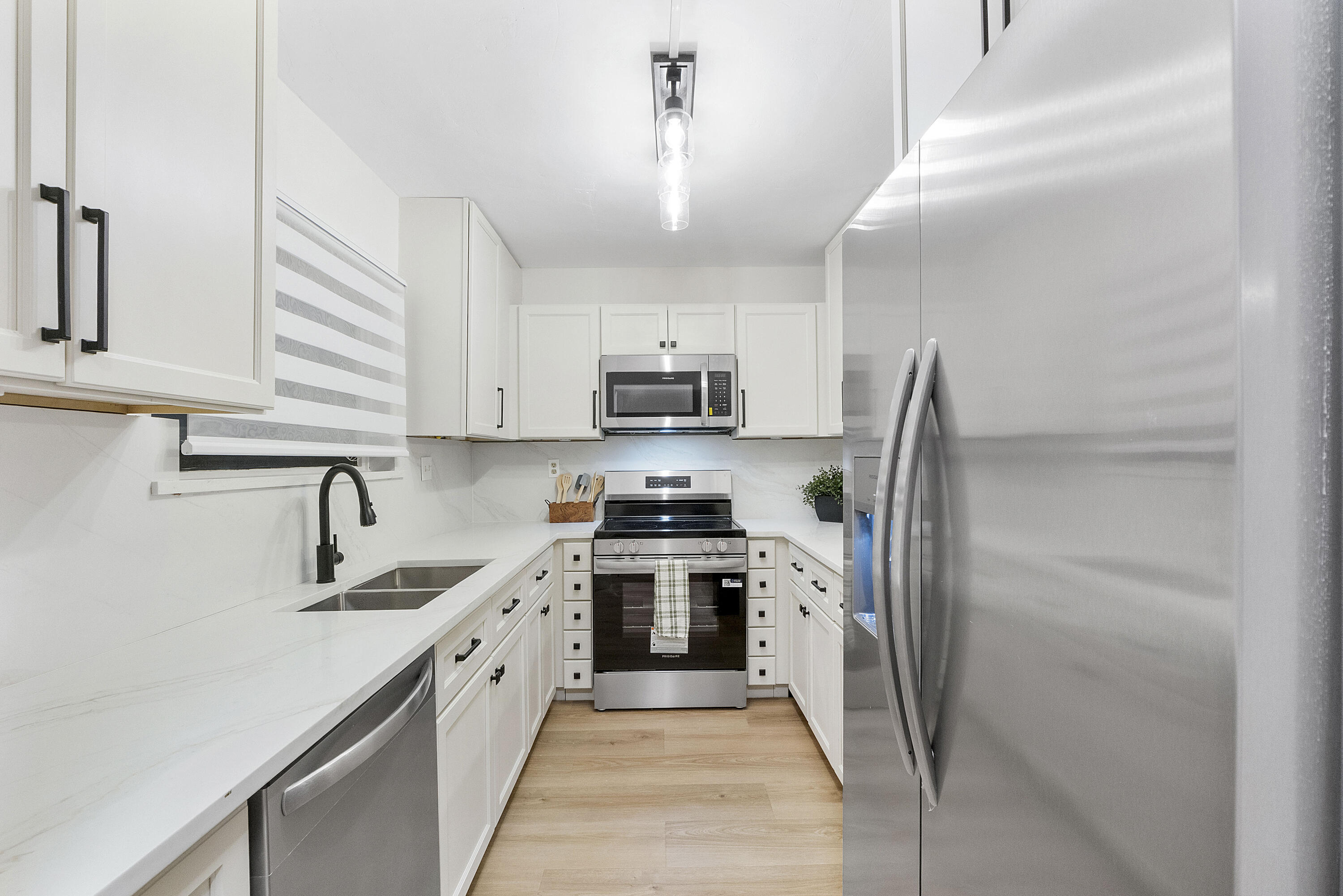 195 DEER CREEK #807, Deerfield Beach FL 33442