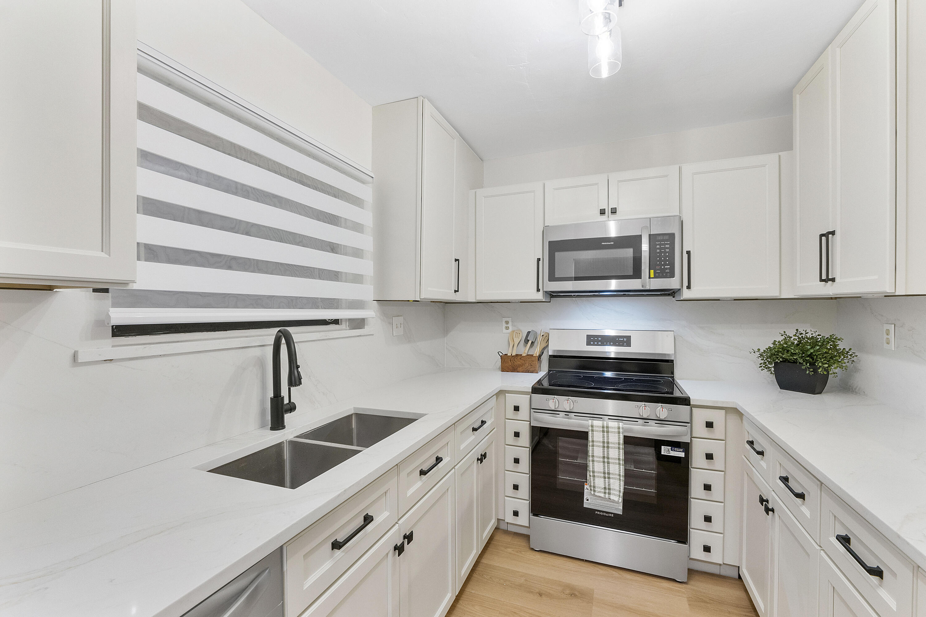 195 DEER CREEK #807, Deerfield Beach FL 33442