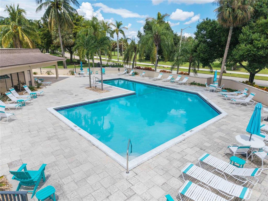 195 DEER CREEK #807, Deerfield Beach FL 33442