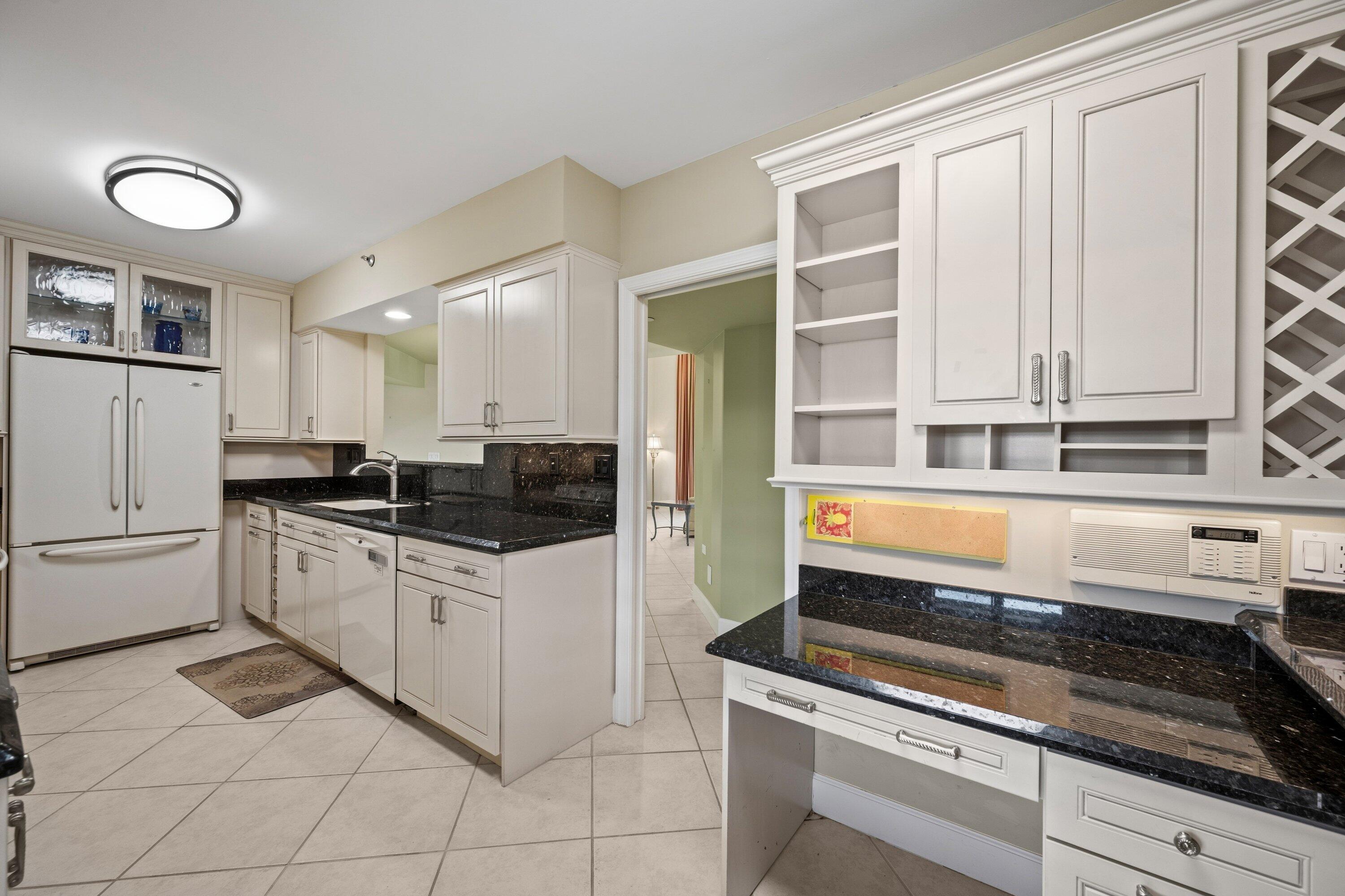 16910 BAY #E501, Jupiter FL 33477