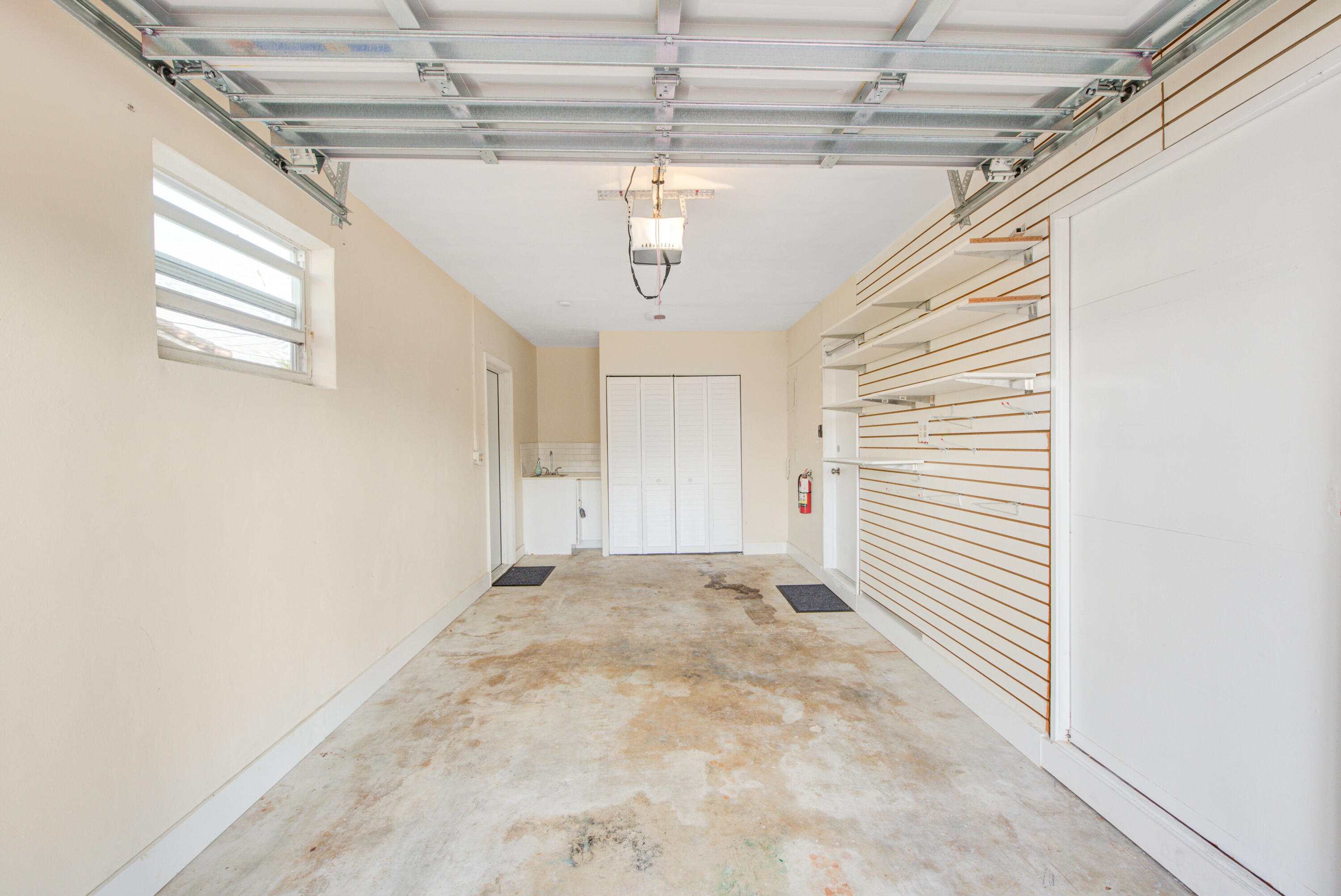 1100 NE 4TH, Hallandale Beach FL 33009