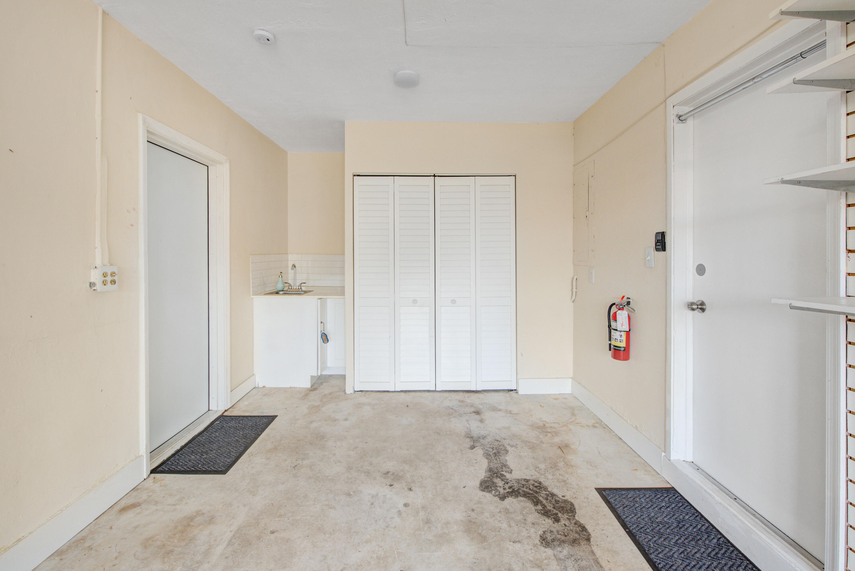 1100 NE 4TH, Hallandale Beach FL 33009