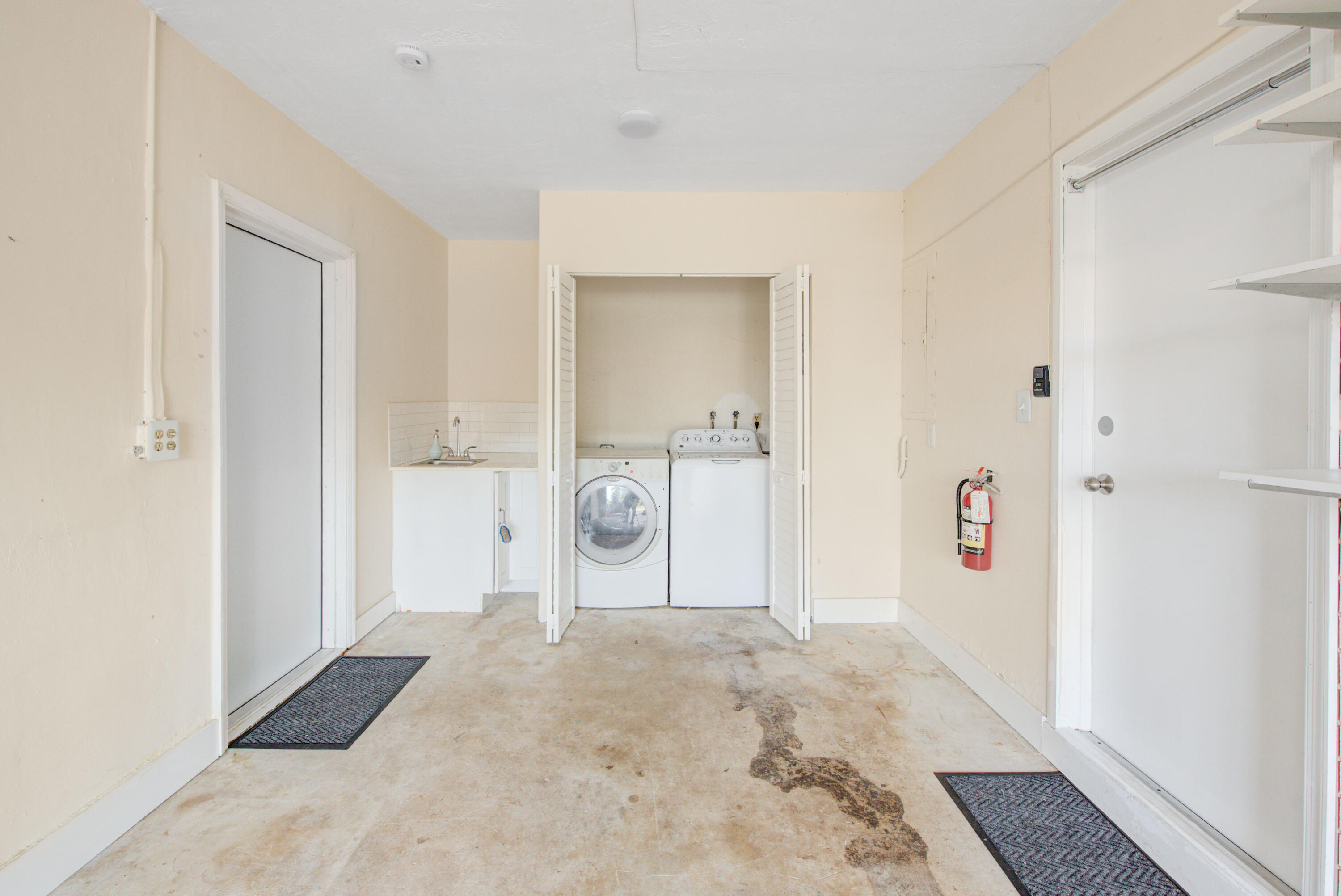 1100 NE 4TH, Hallandale Beach FL 33009