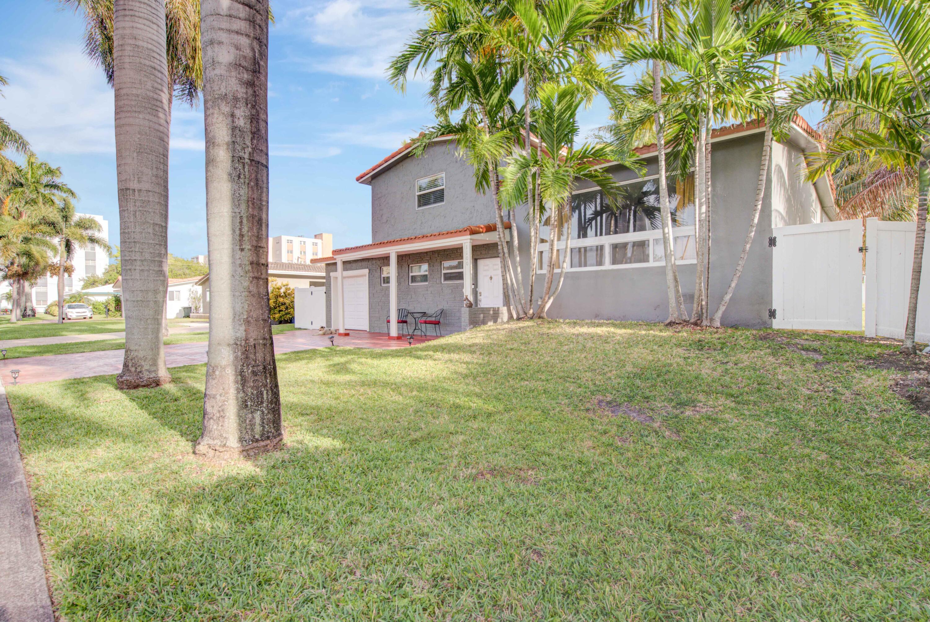 1100 NE 4TH, Hallandale Beach FL 33009
