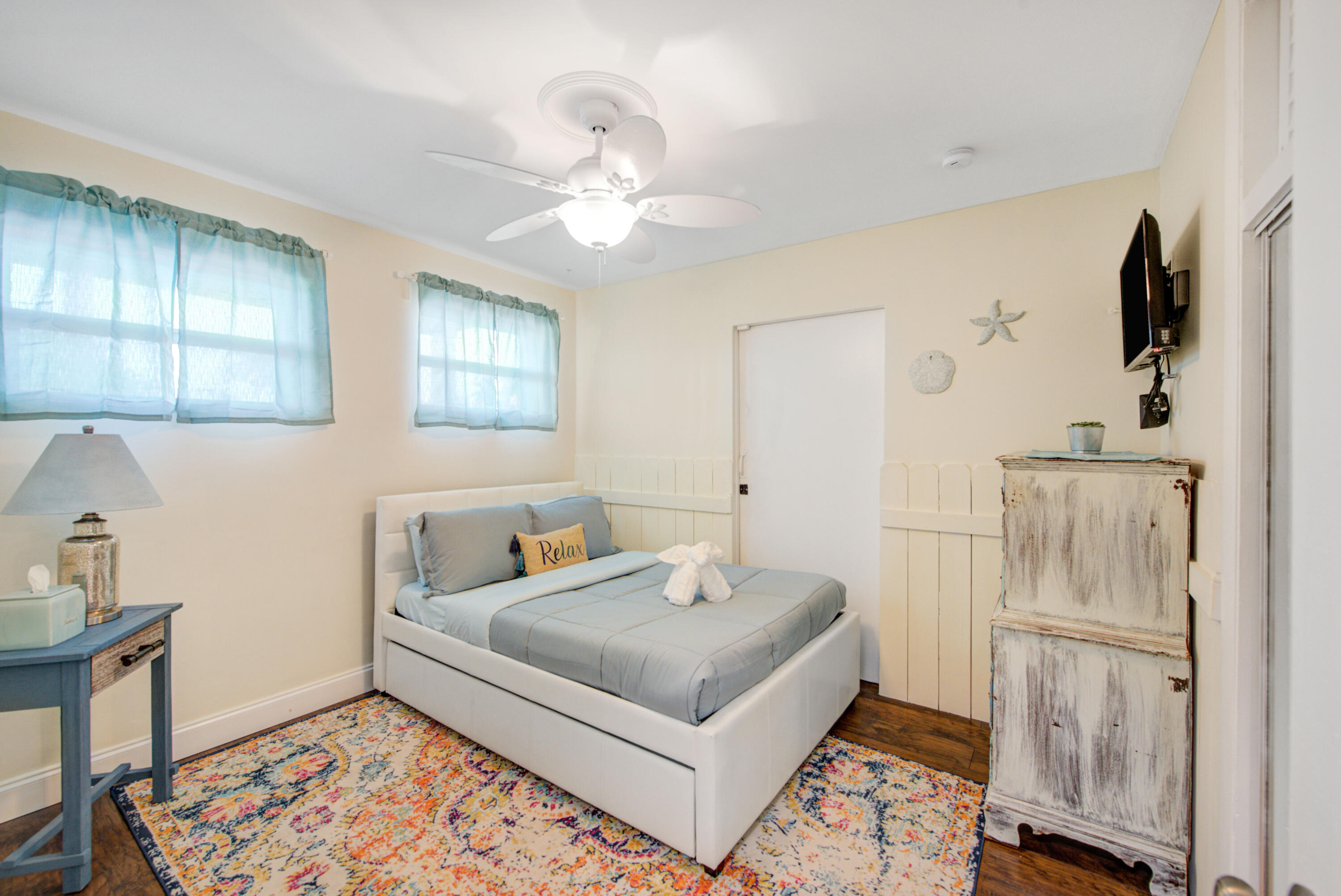 1100 NE 4TH, Hallandale Beach FL 33009