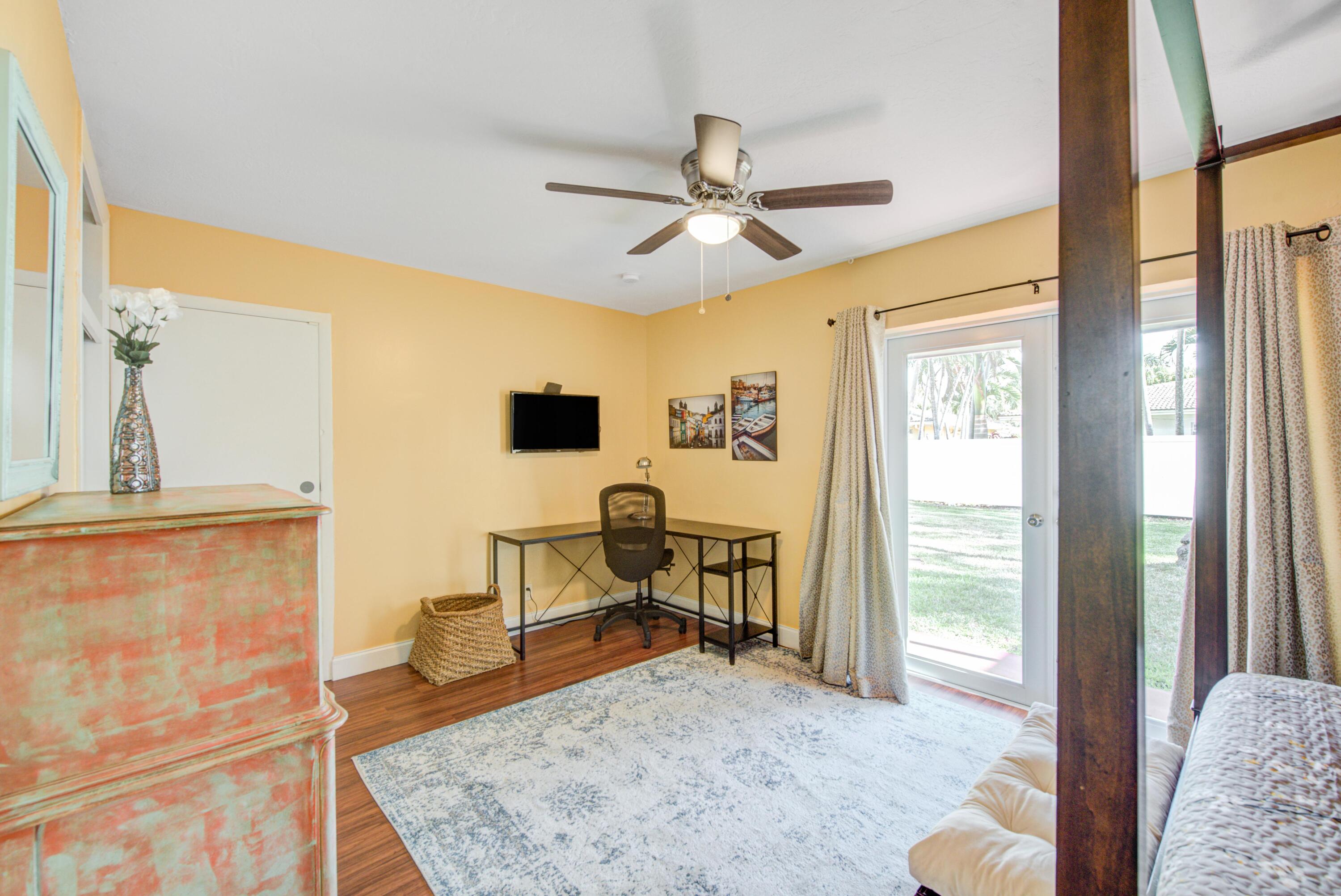 1100 NE 4TH, Hallandale Beach FL 33009
