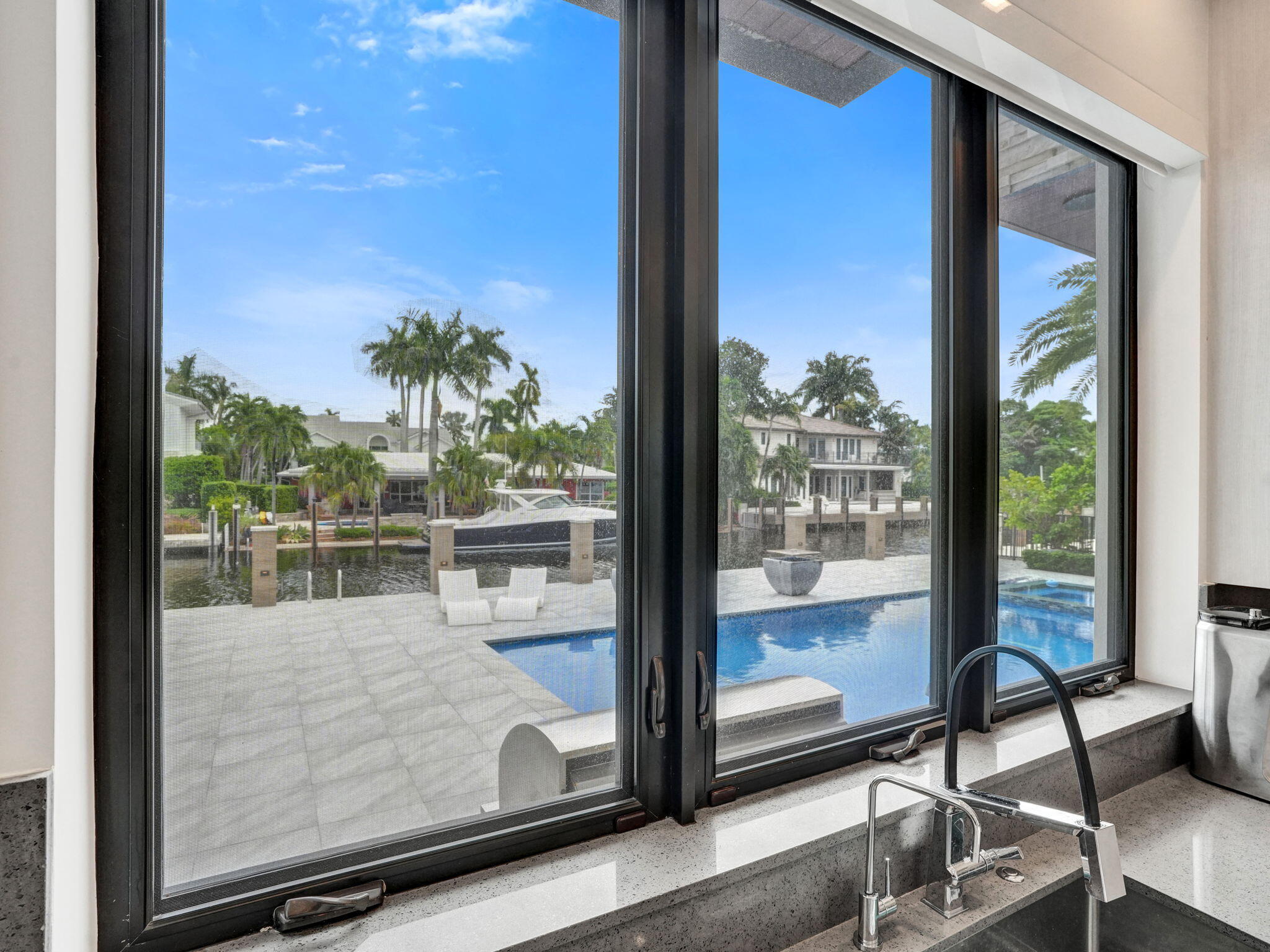 424 COCONUT ISLE, Fort Lauderdale FL 33301