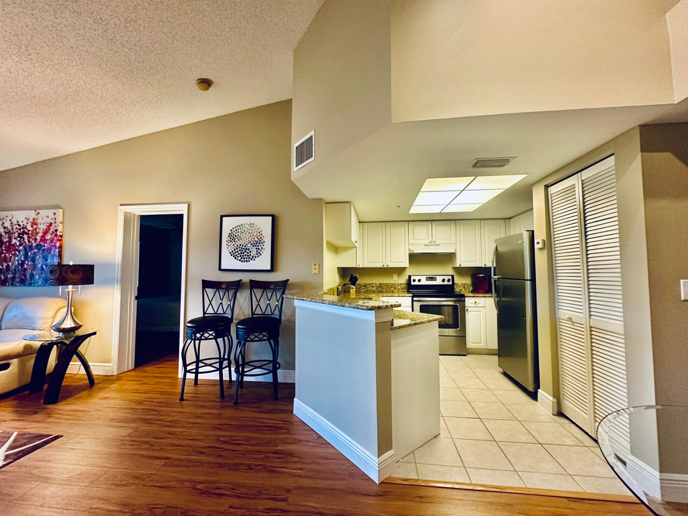 500 N CRESTWOOD #519, Royal Palm Beach FL 33411
