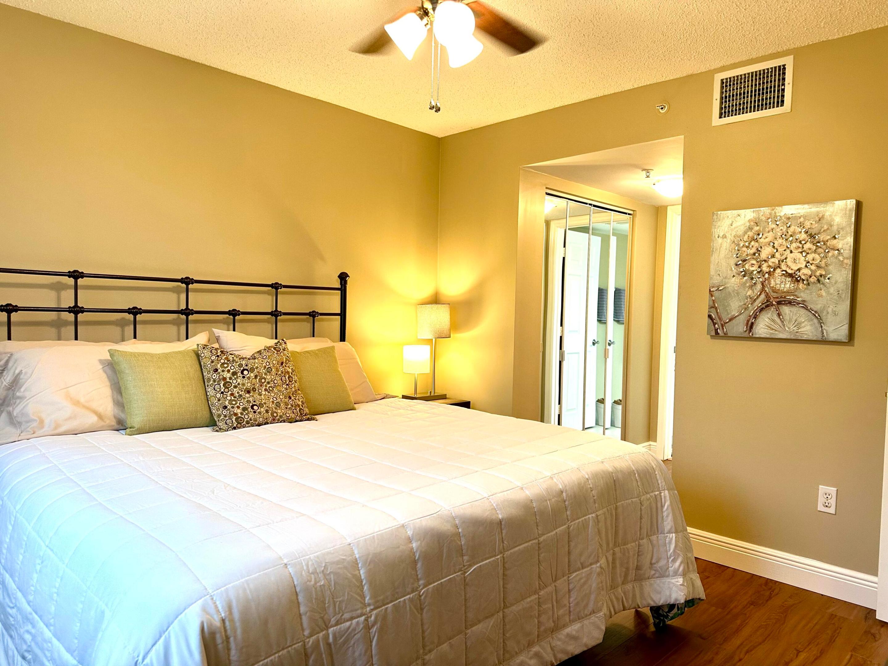 500 N CRESTWOOD #519, Royal Palm Beach FL 33411