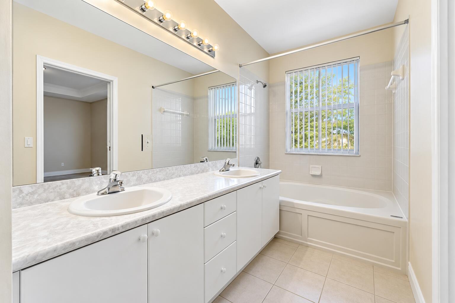 2247 SHOMA #2247, Royal Palm Beach FL 33414
