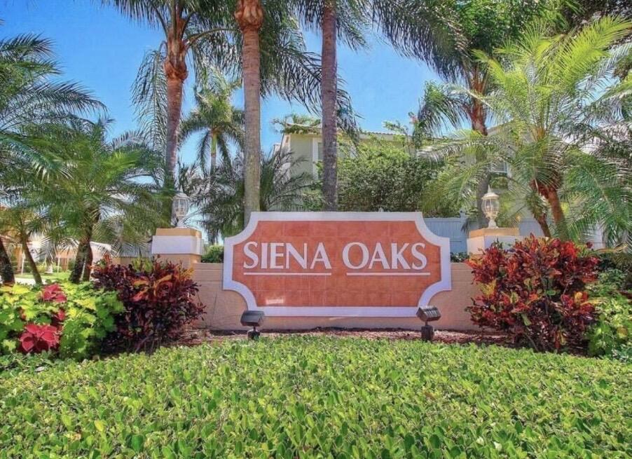 10174 PLUM, Palm Beach Gardens FL 33410